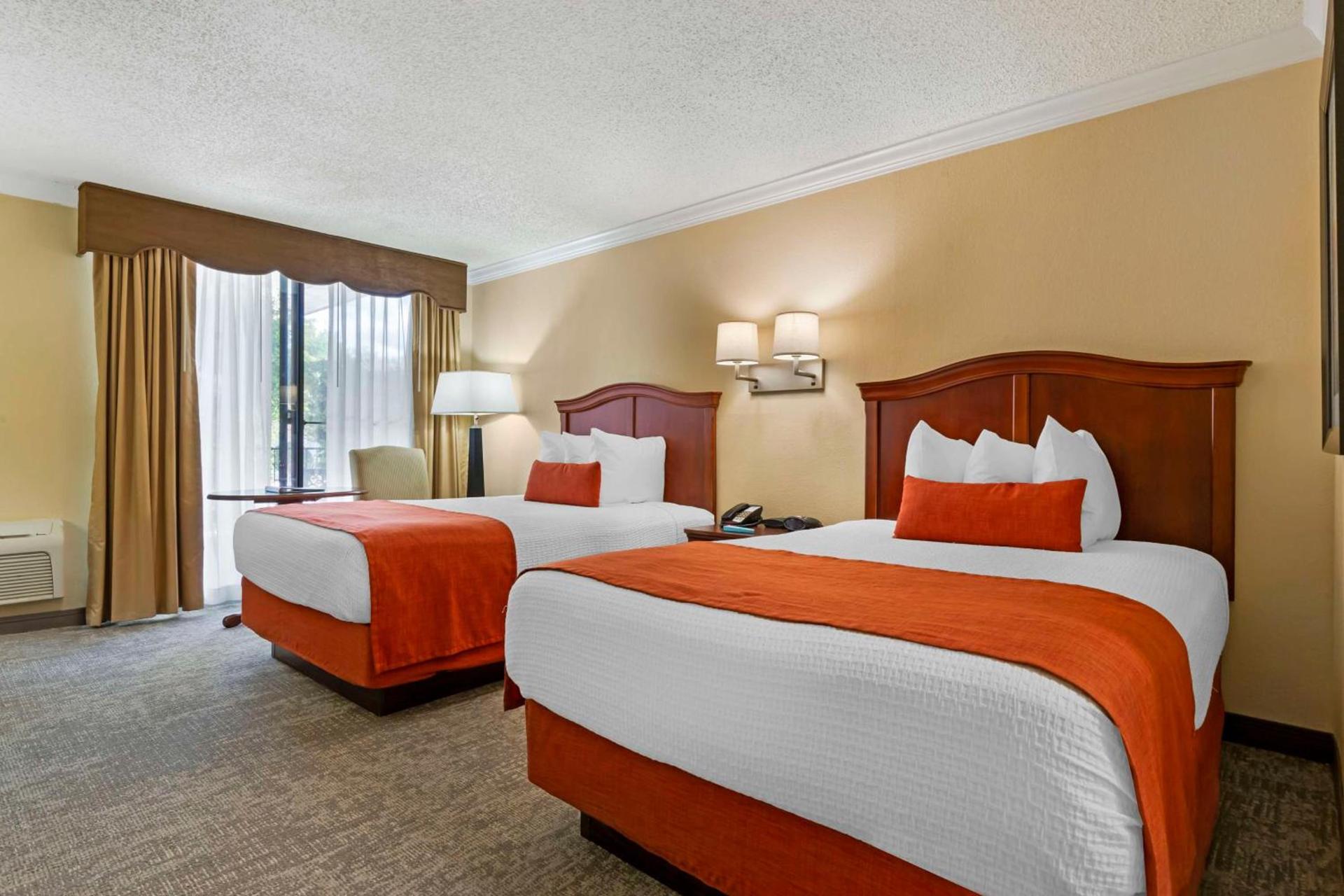 Best Western Plus Burlington photo 11