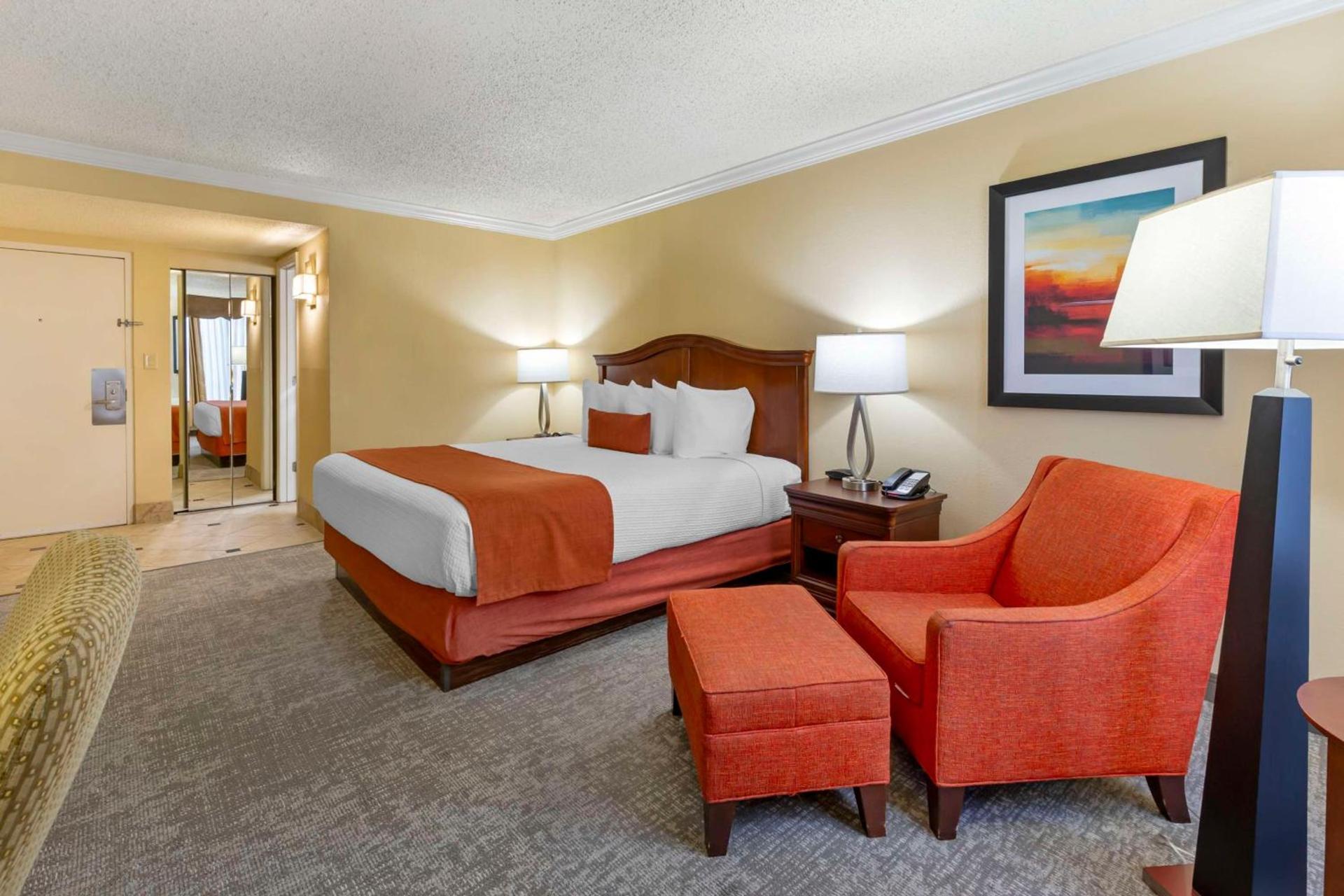 Best Western Plus Burlington photo 15
