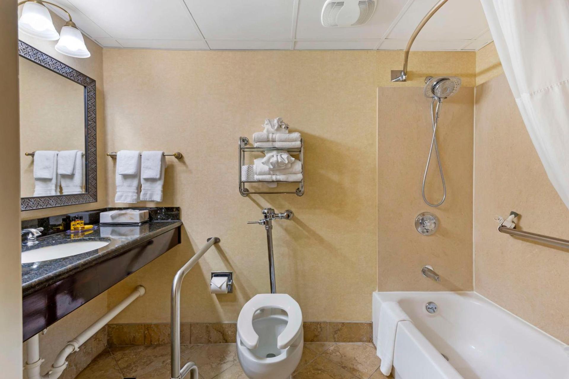 Best Western Plus Burlington photo 24