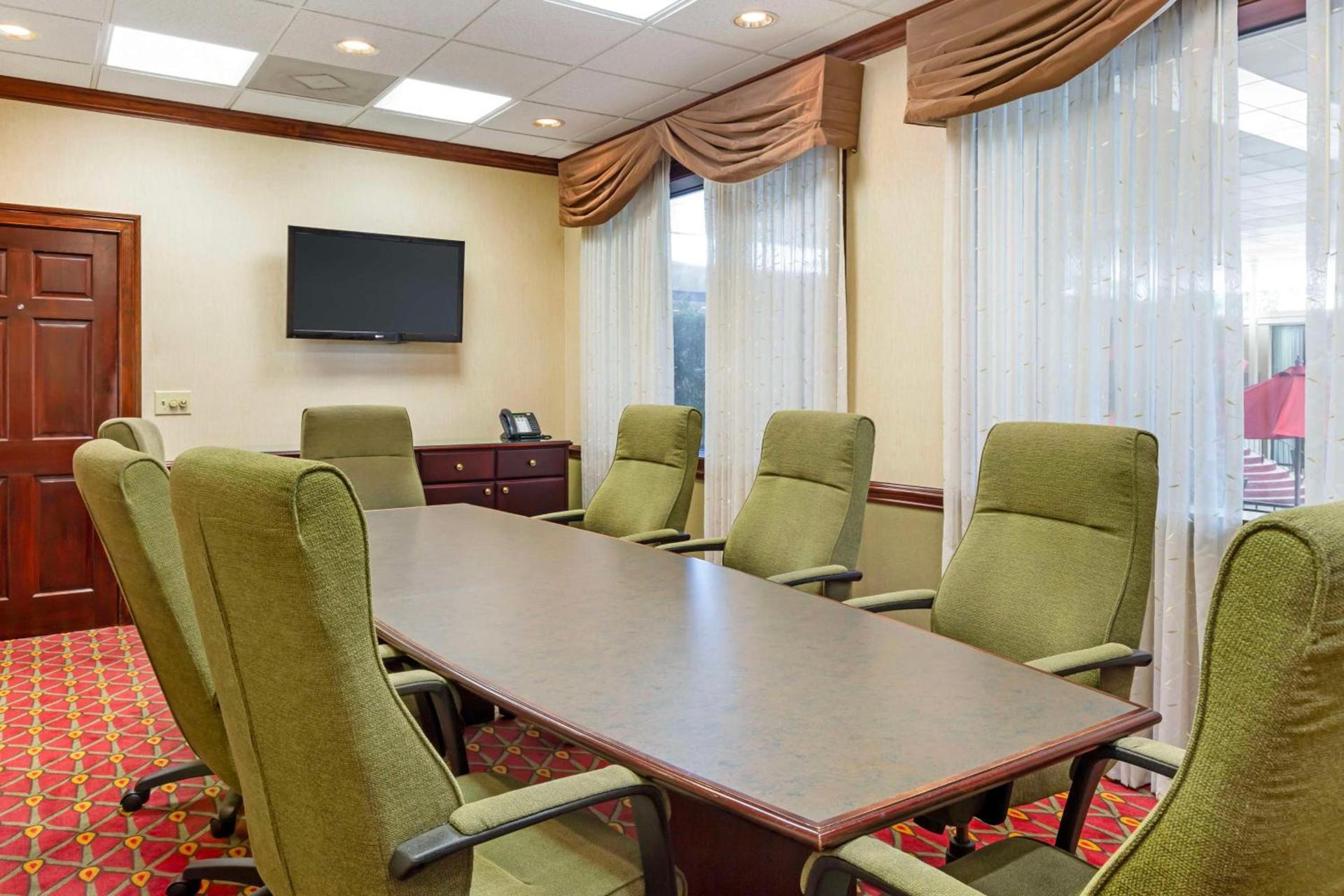 Best Western Plus Burlington photo 26