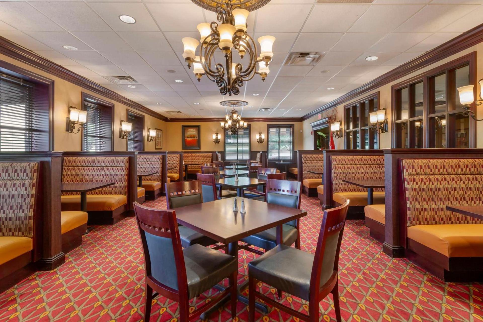 Best Western Plus Burlington photo 31