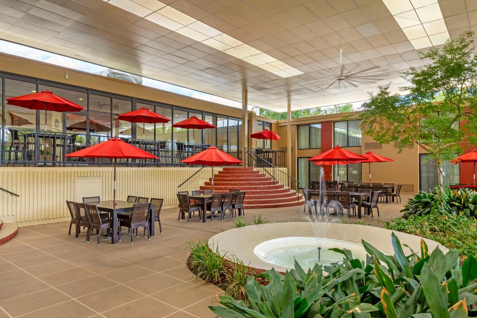 Best Western Plus Burlington photo 32
