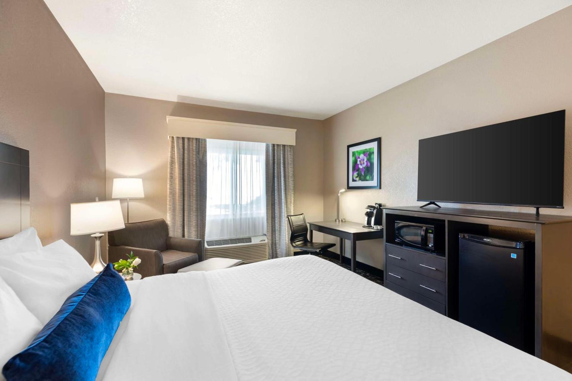 Best Western Greeley photo 16