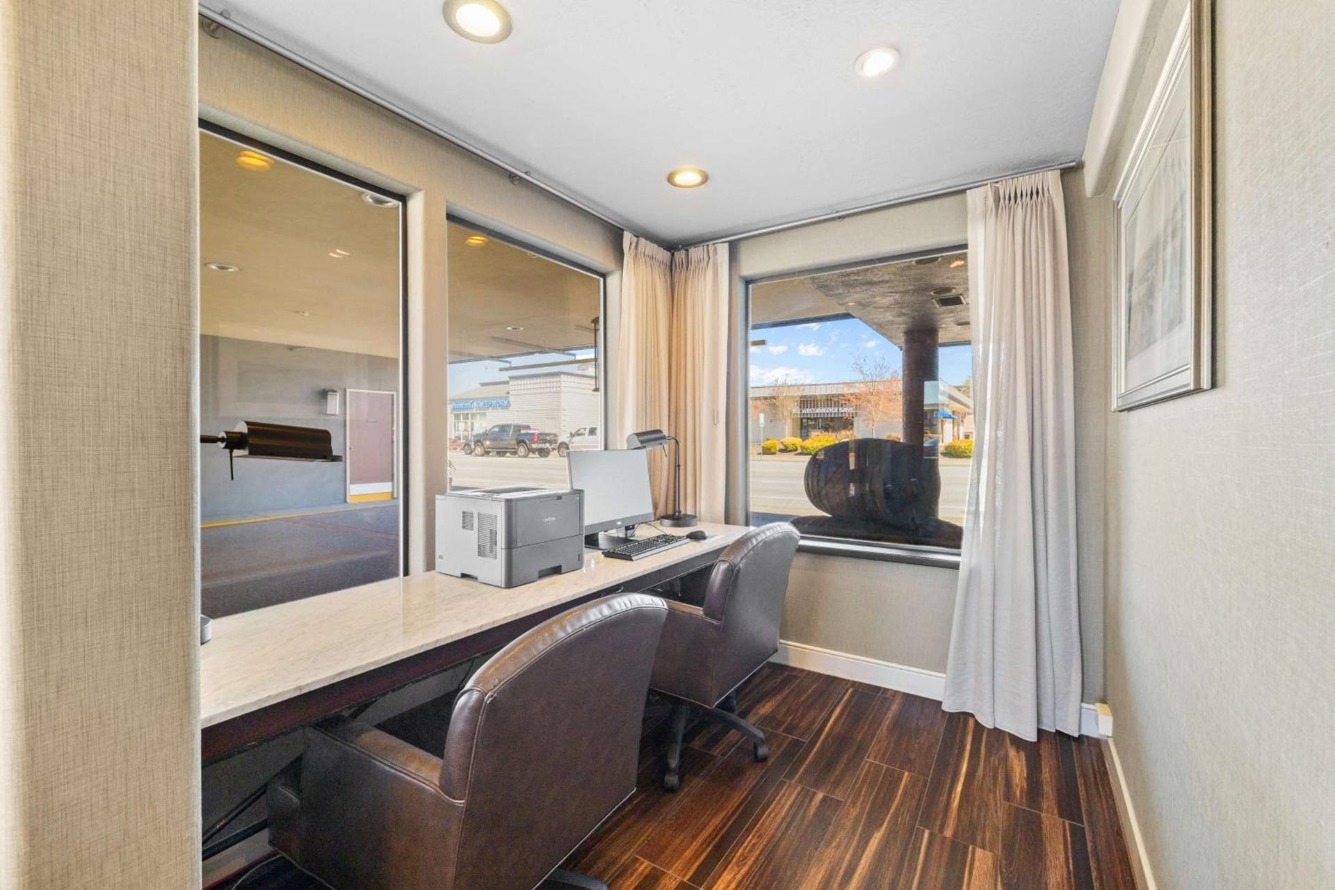 Best Western Petaluma Inn photo 11