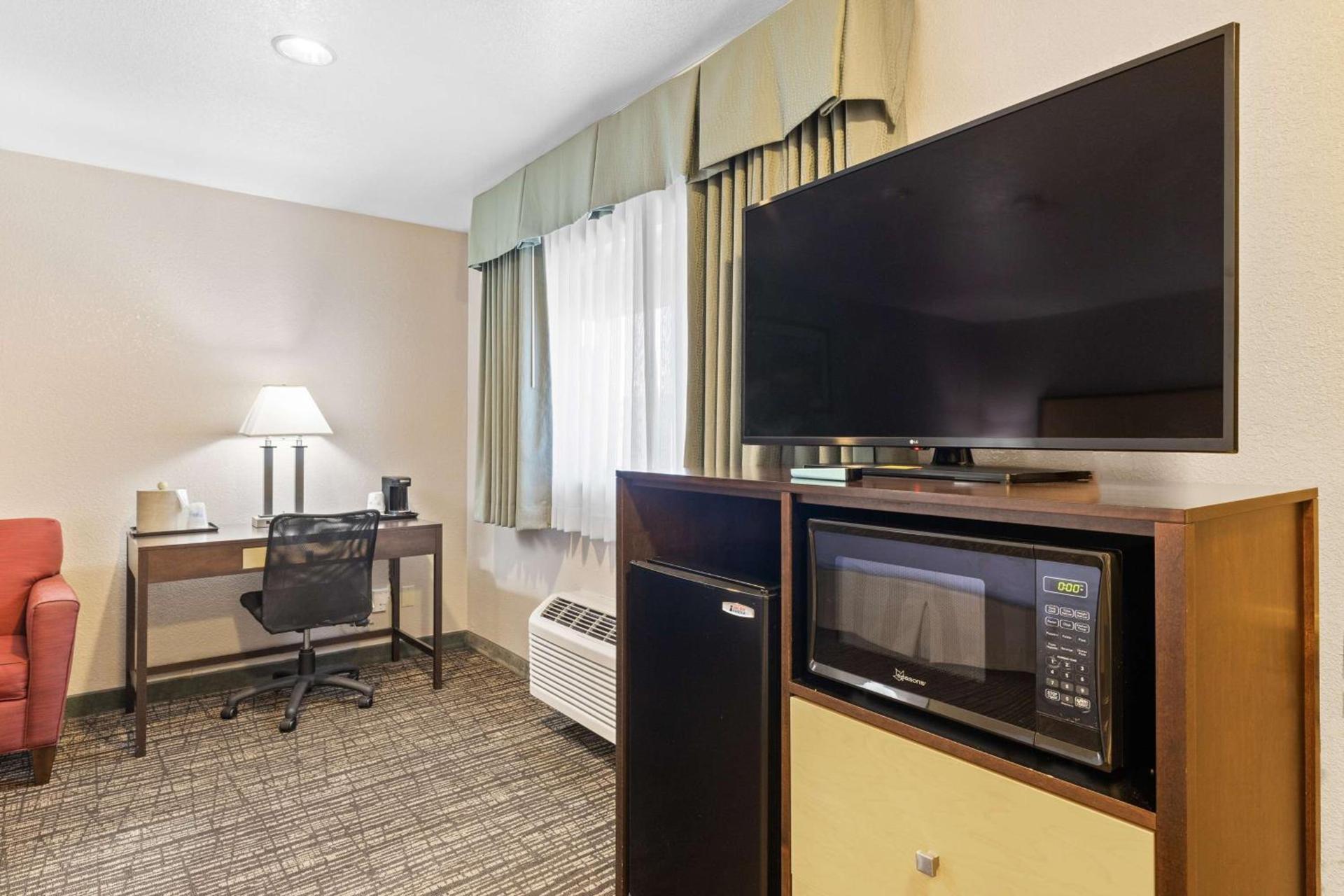 Best Western Petaluma Inn photo 25