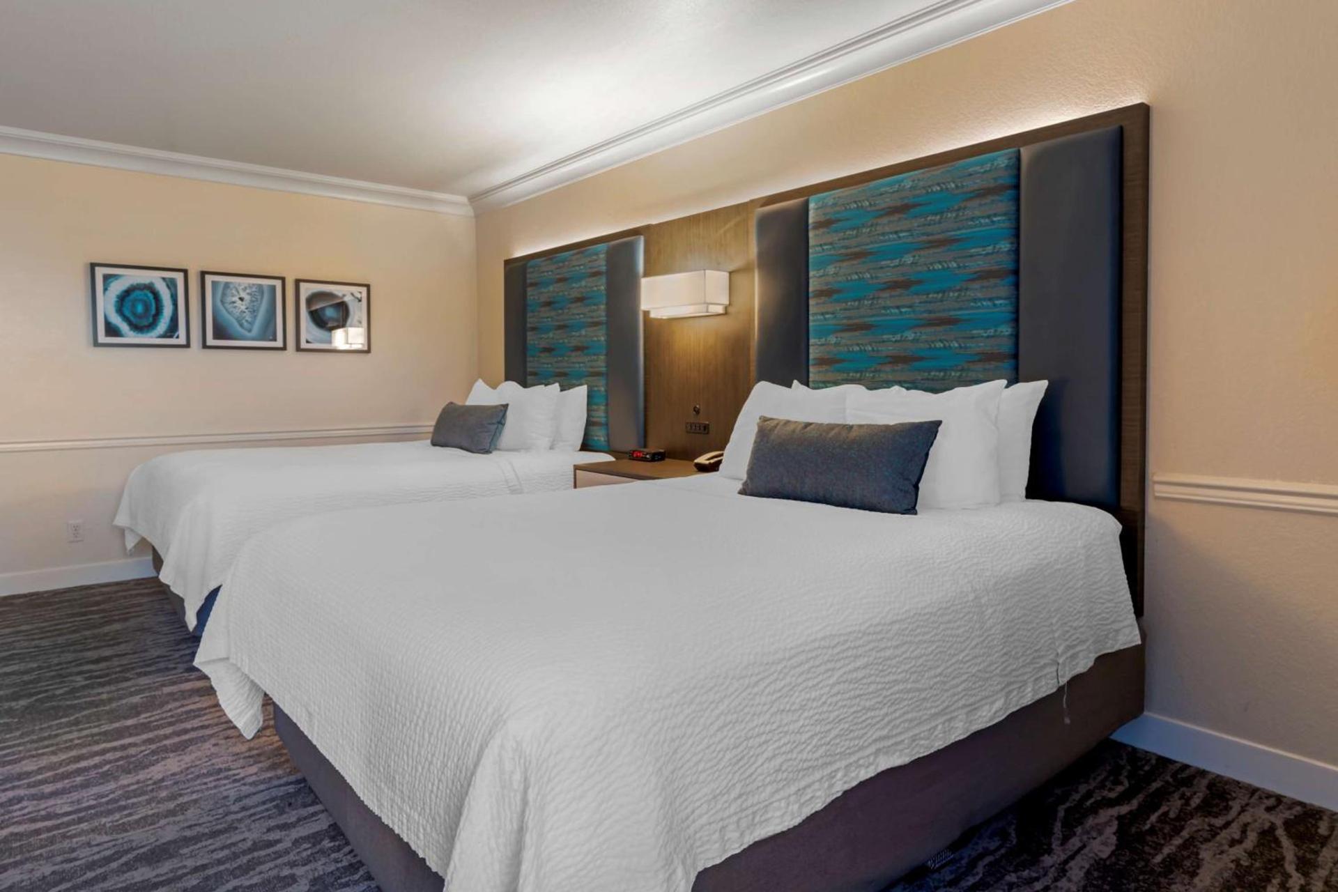 Best Western Plus Novato Oaks Inn photo 12