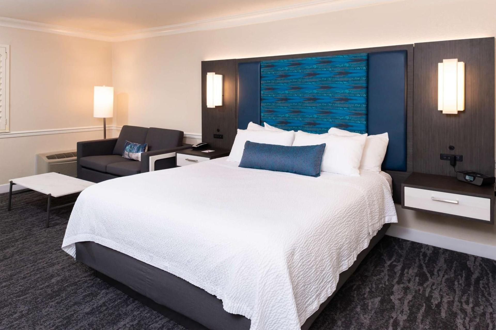 Best Western Plus Novato Oaks Inn photo 15