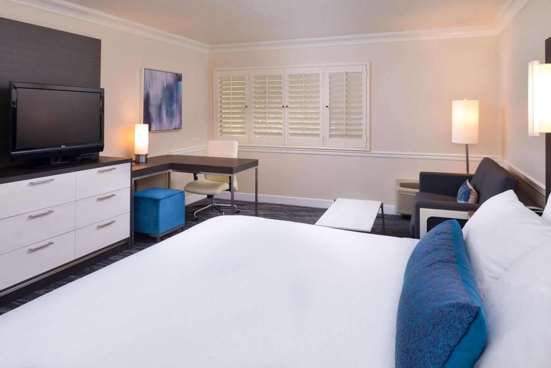 Best Western Plus Novato Oaks Inn photo 16