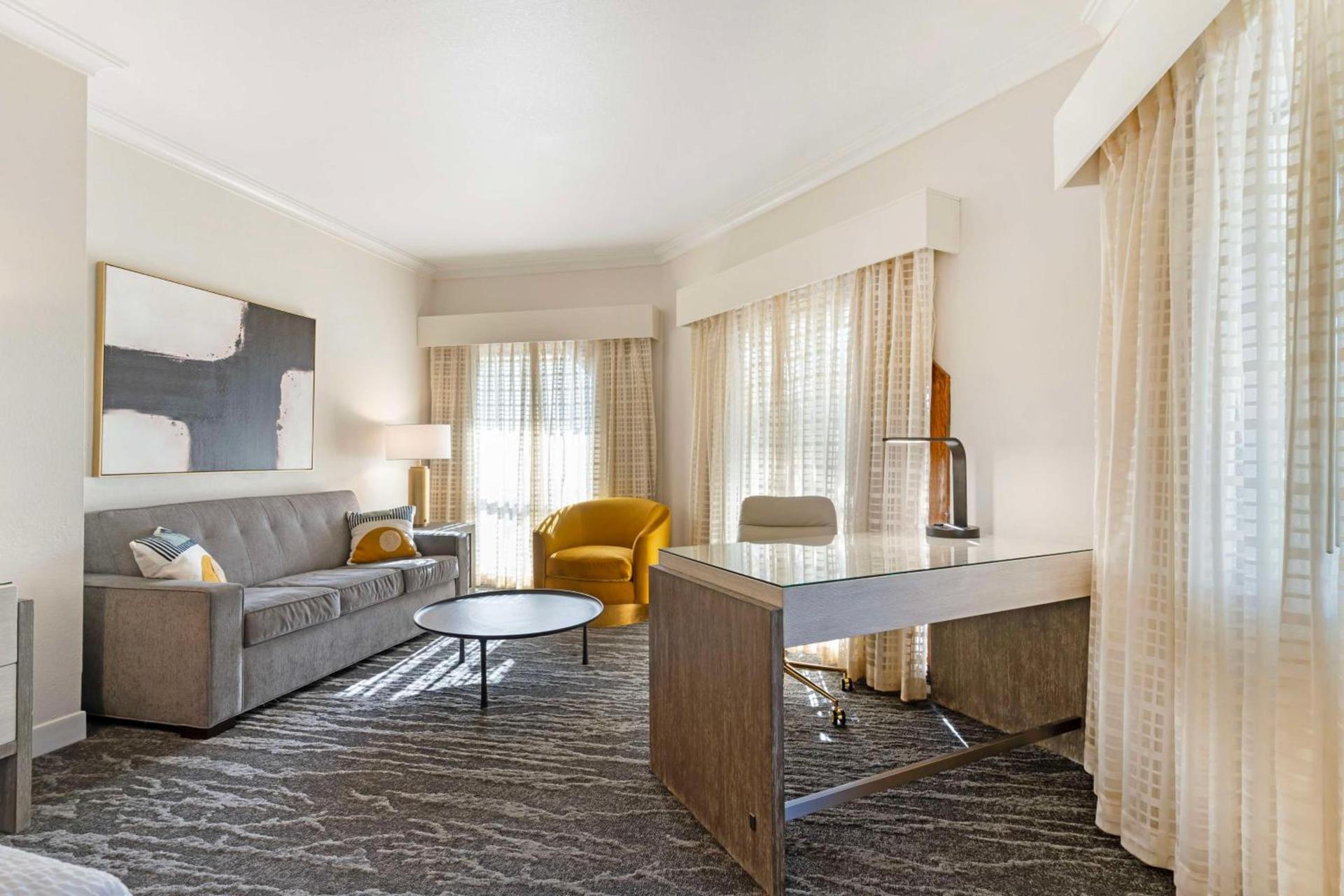 Best Western Plus Novato Oaks Inn photo 20