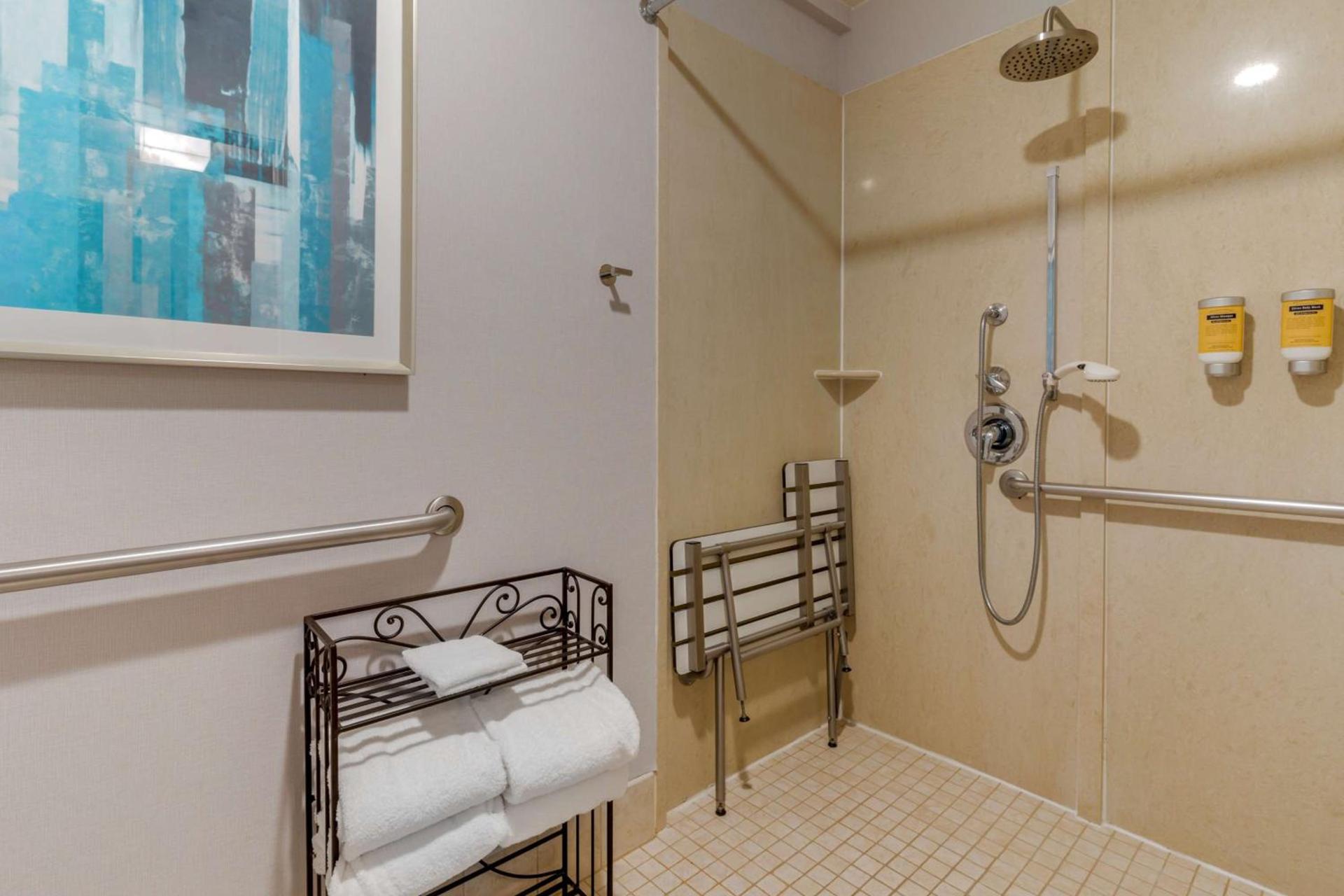 Best Western Plus Novato Oaks Inn photo 27