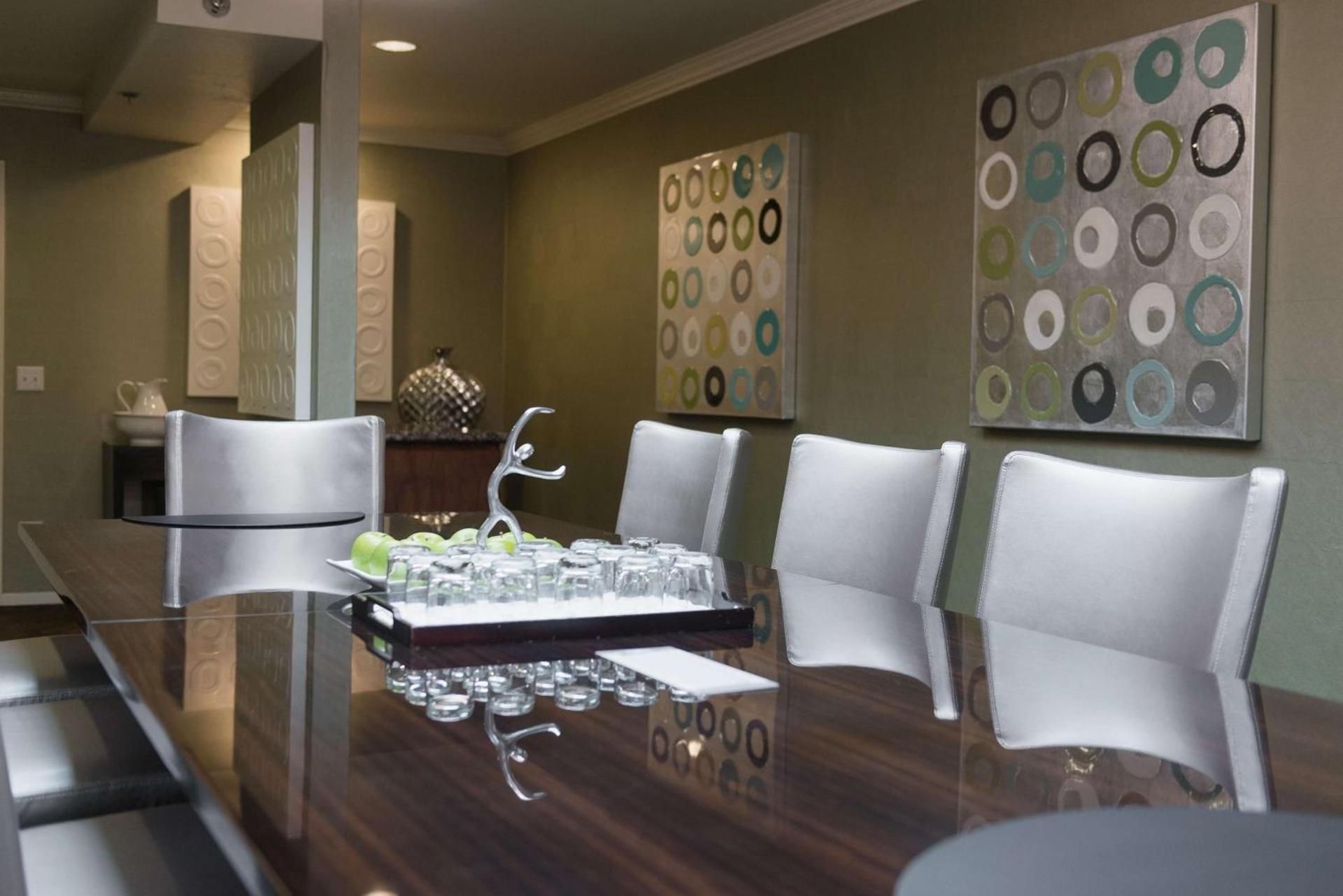 Best Western Plus Novato Oaks Inn photo 33