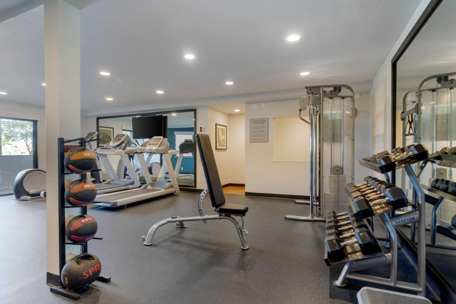 Best Western Plus Novato Oaks Inn photo 39