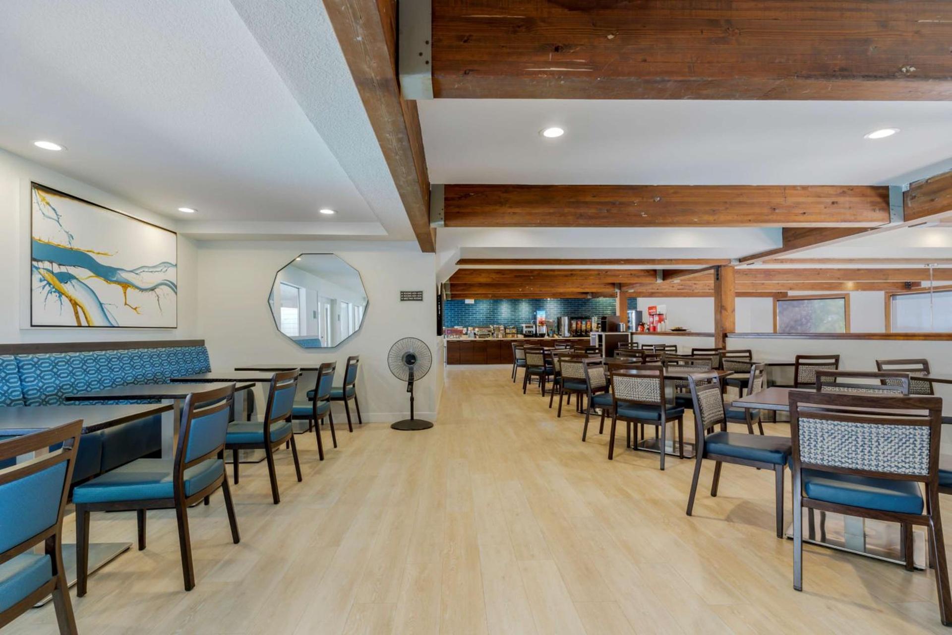 Best Western Plus Novato Oaks Inn photo 41