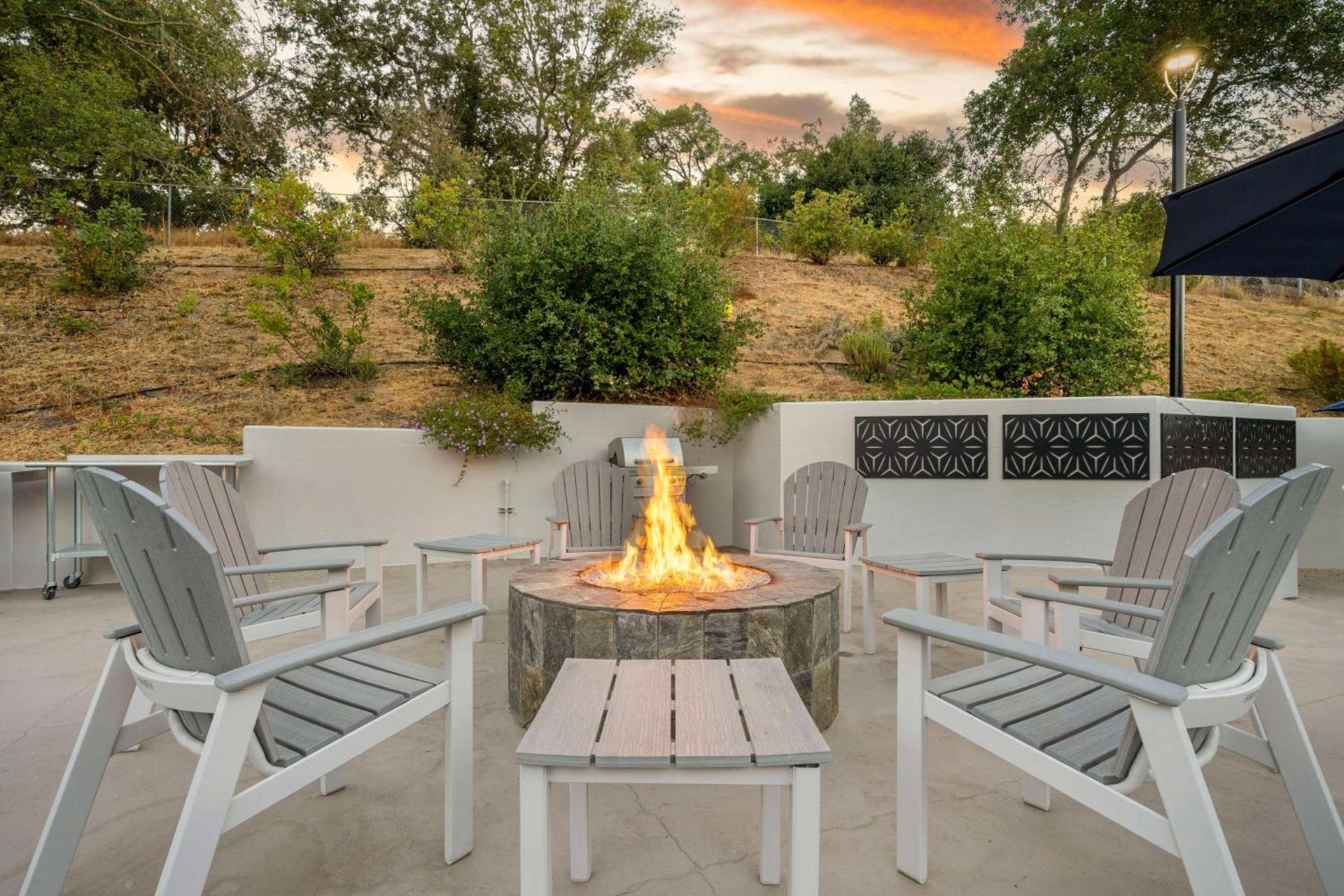 Best Western Plus Novato Oaks Inn photo 44