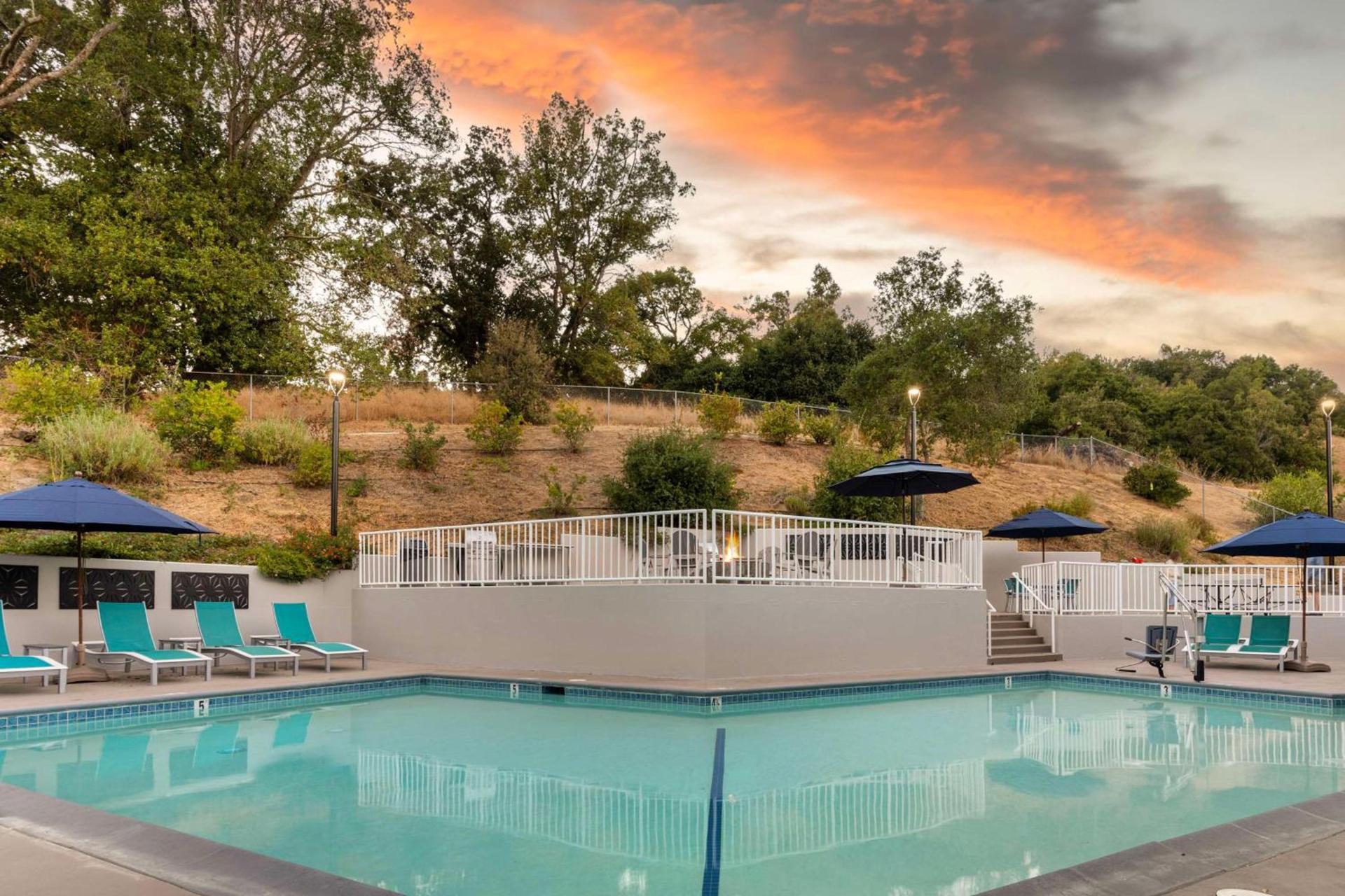 Best Western Plus Novato Oaks Inn photo 45