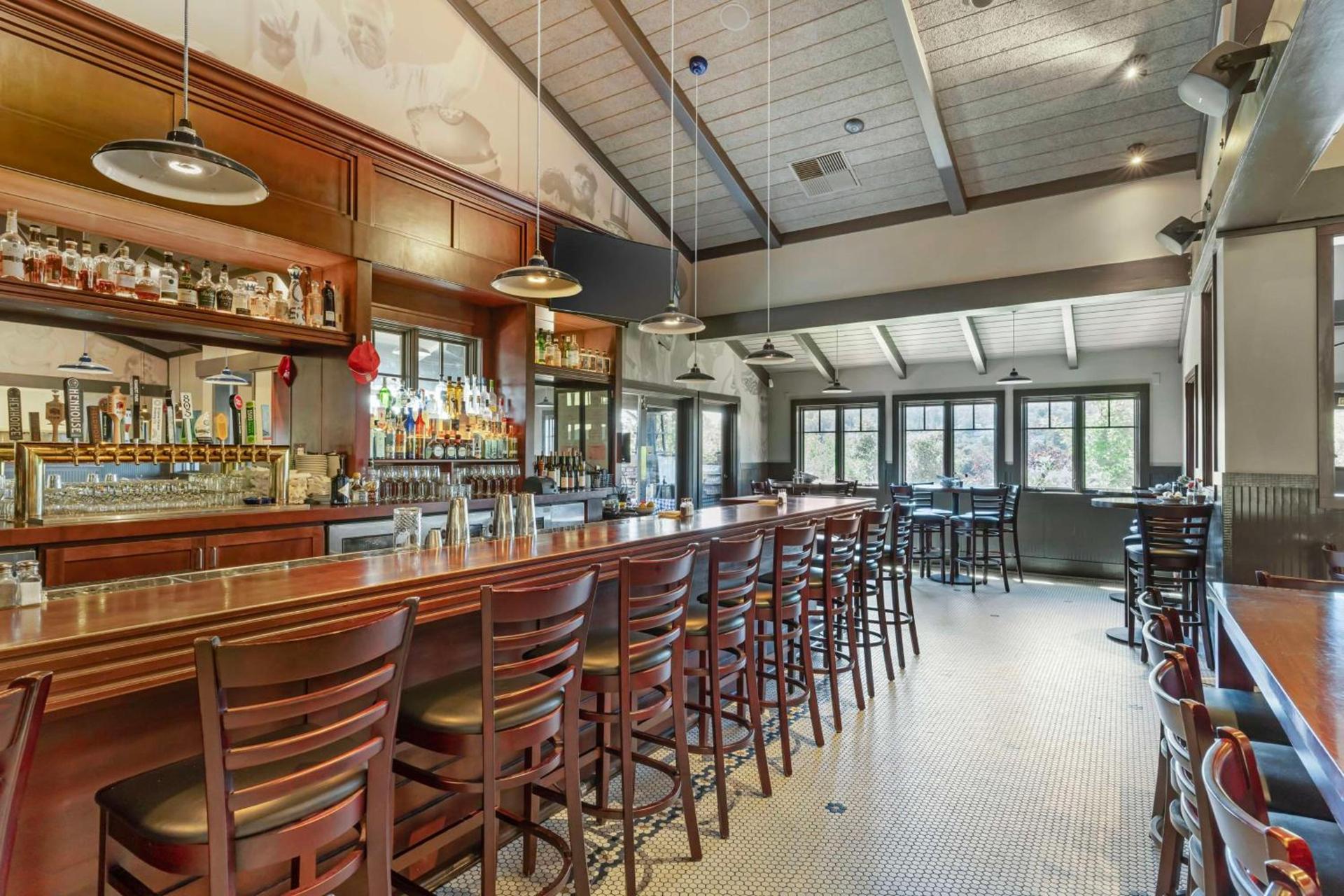 Best Western Plus Novato Oaks Inn photo 49