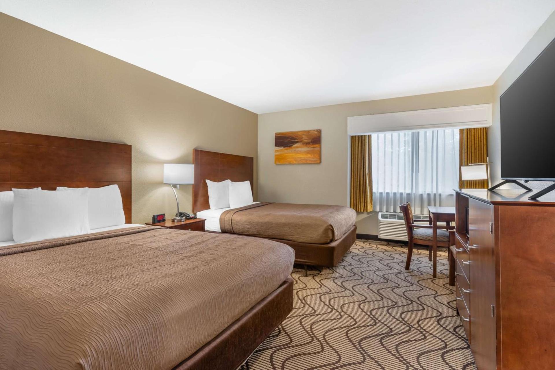 Best Western John Muir Inn photo 23
