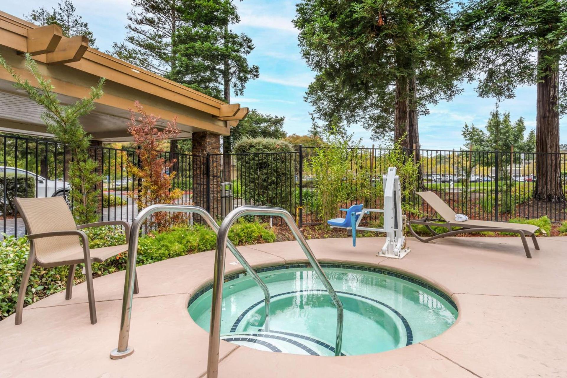 Best Western John Muir Inn photo 2