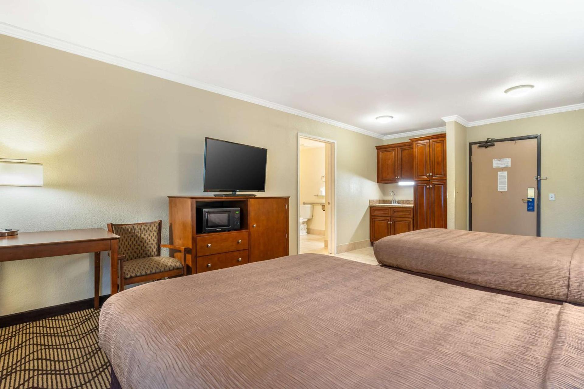 Best Western John Muir Inn photo 17
