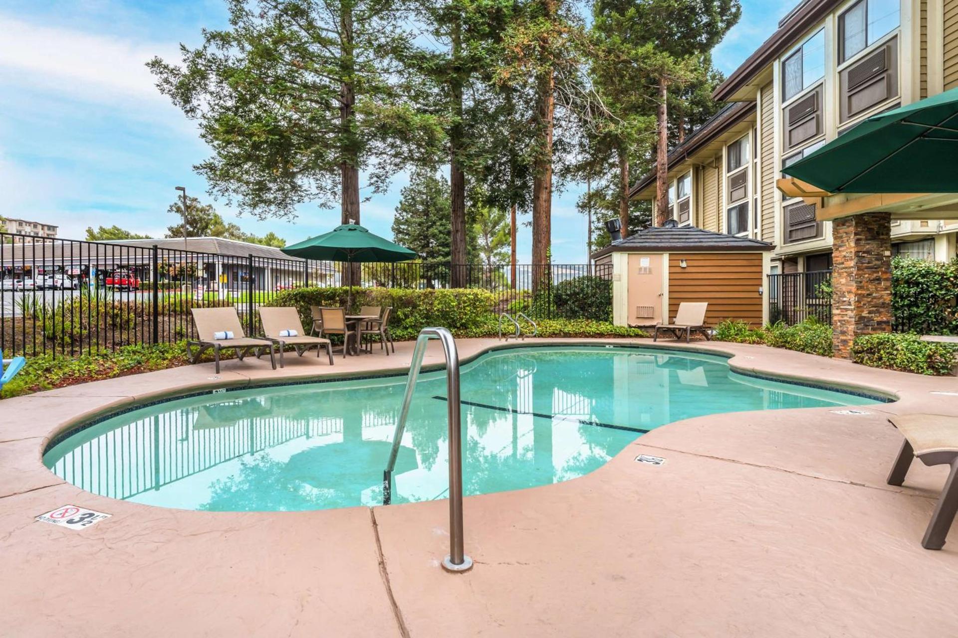 Best Western John Muir Inn photo 4