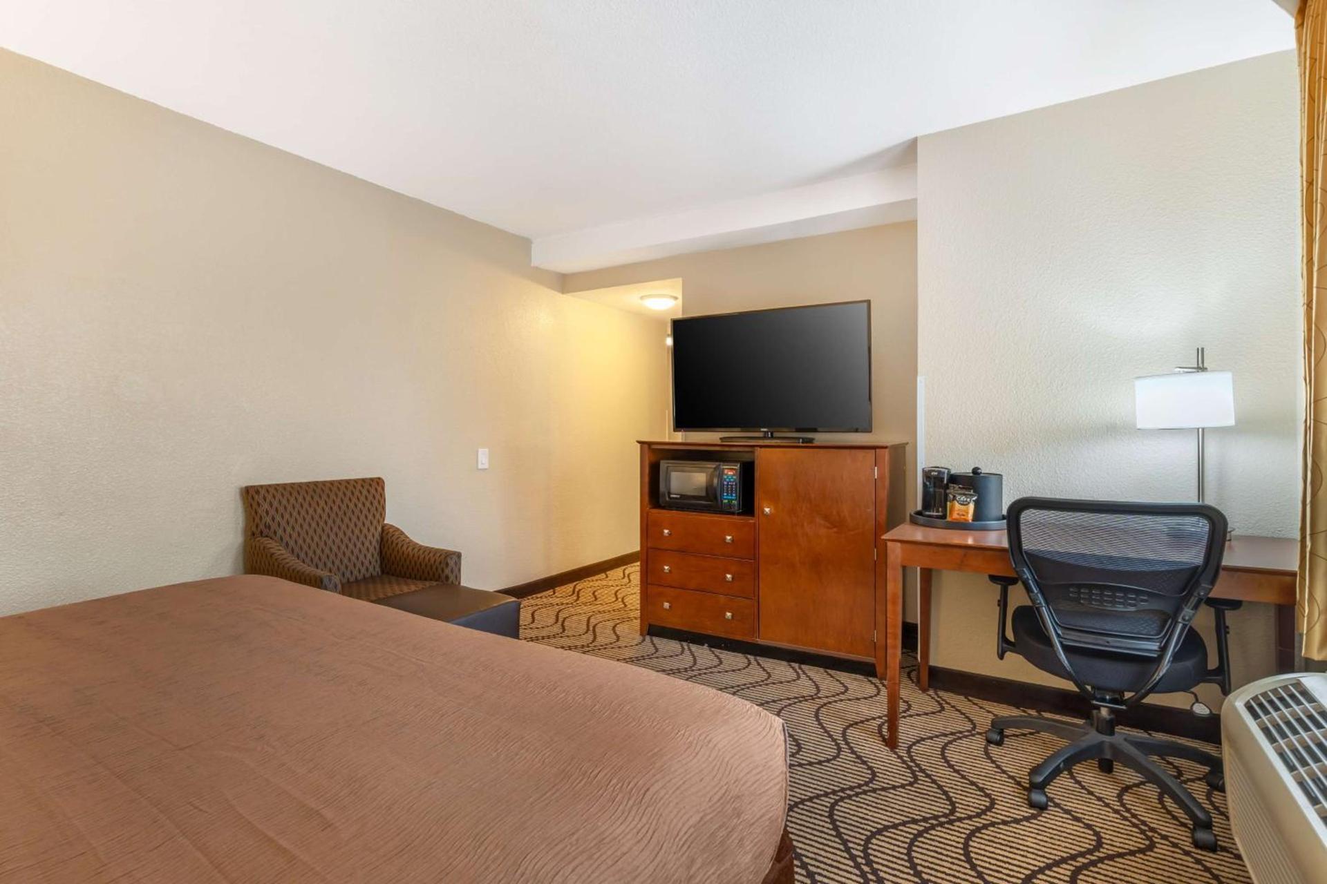 Best Western John Muir Inn photo 32