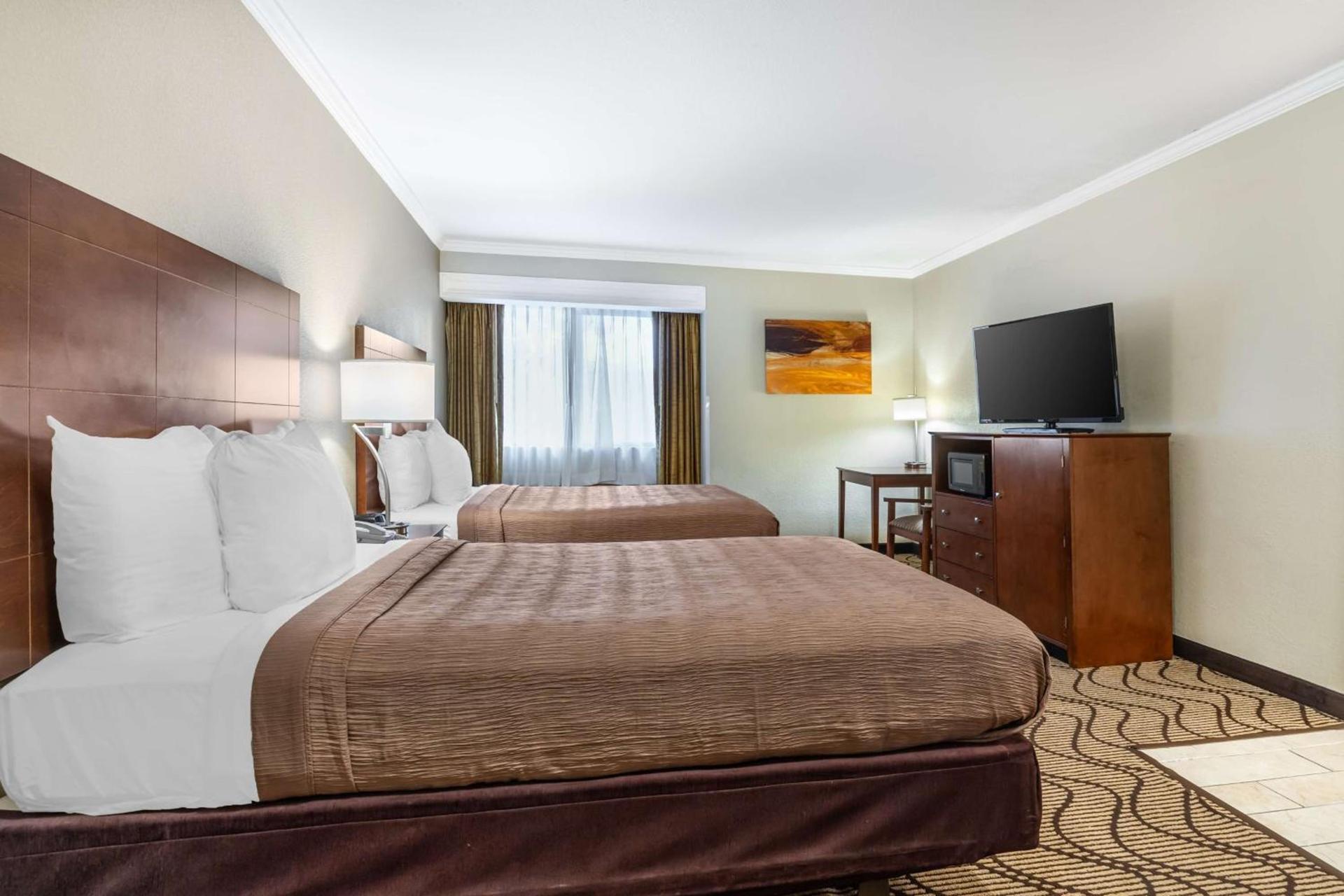 Best Western John Muir Inn photo 18