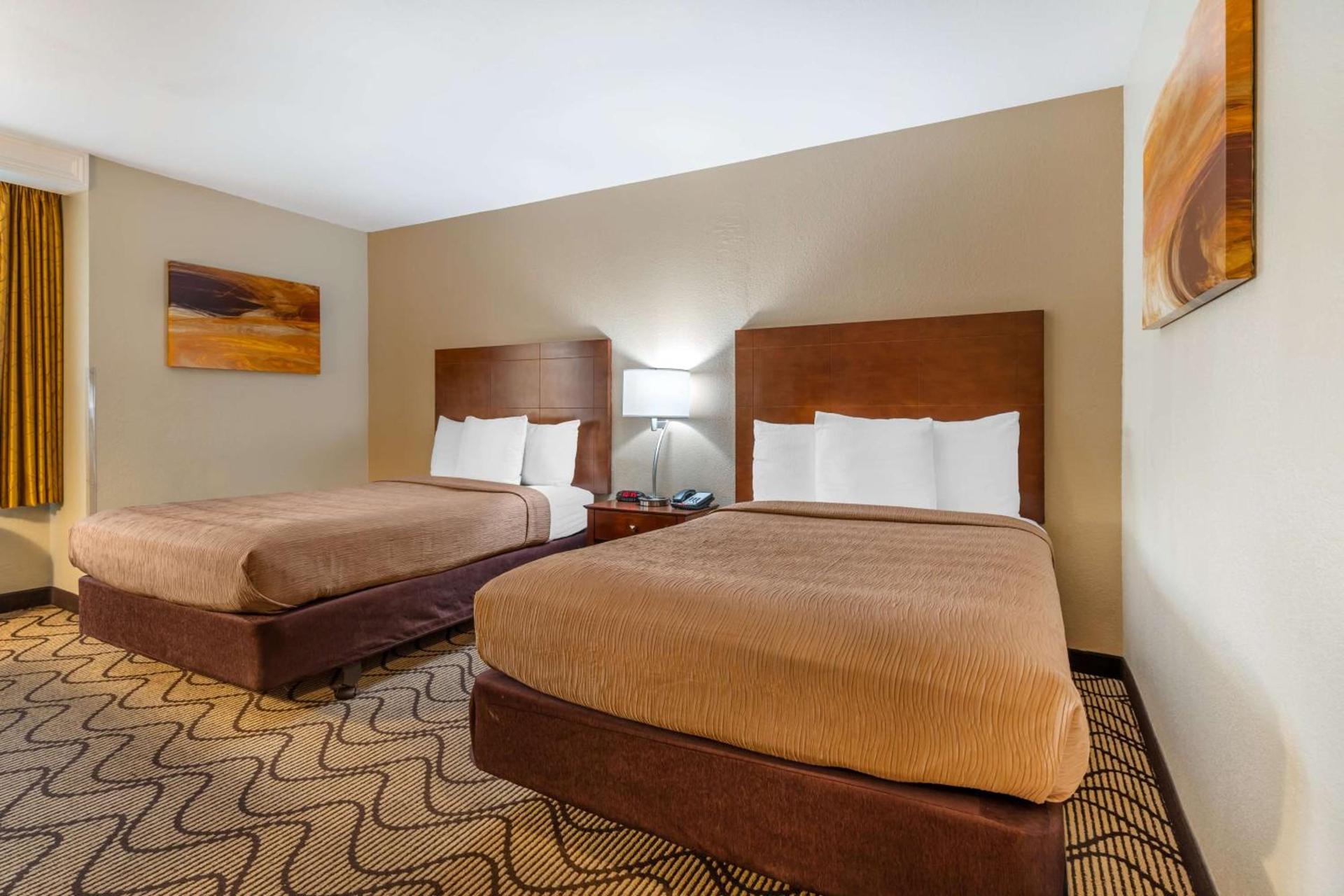 Best Western John Muir Inn photo 34