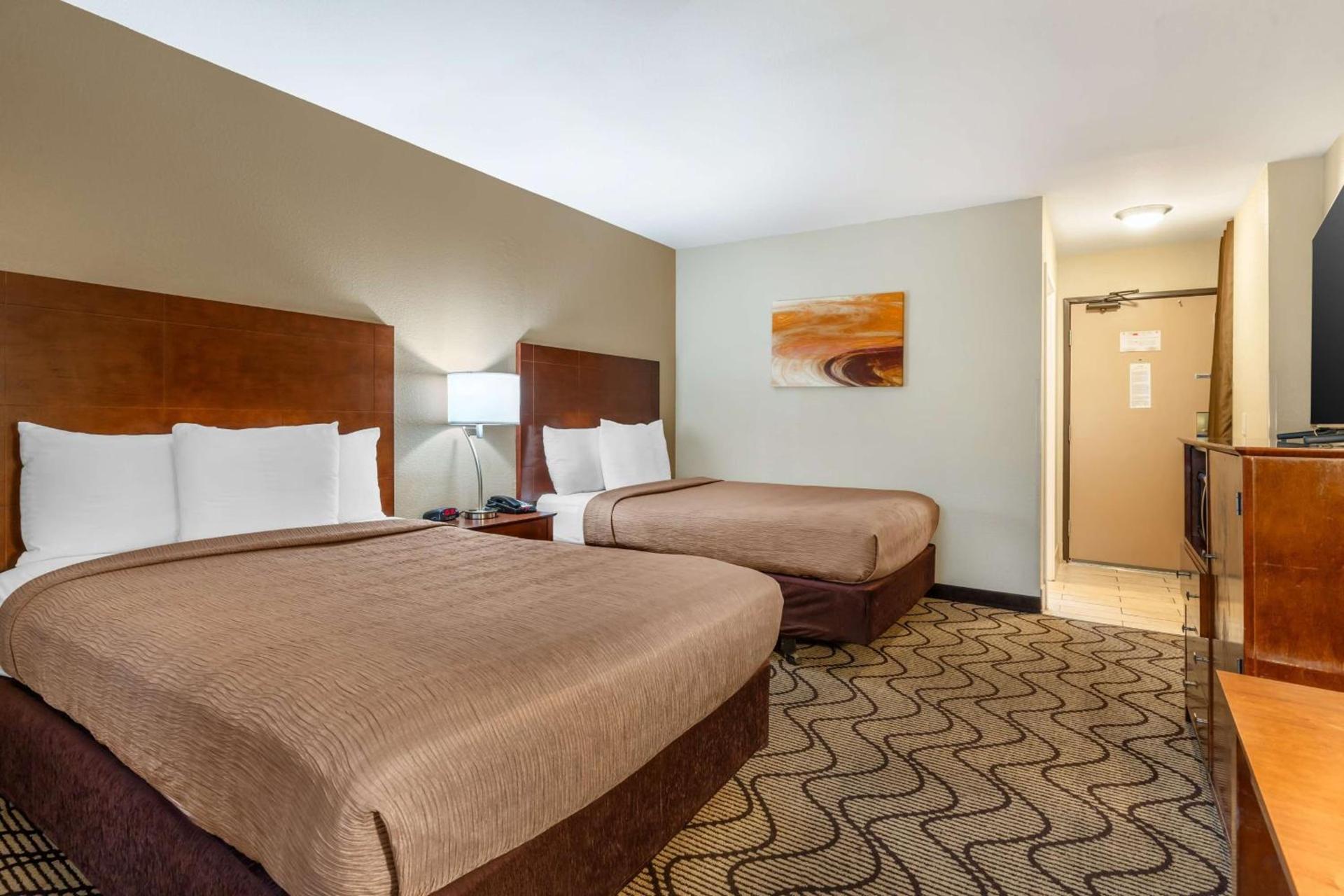 Best Western John Muir Inn photo 44