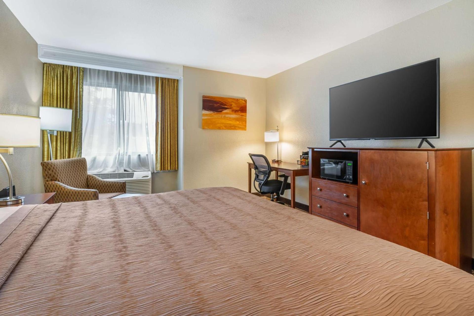 Best Western John Muir Inn photo 25
