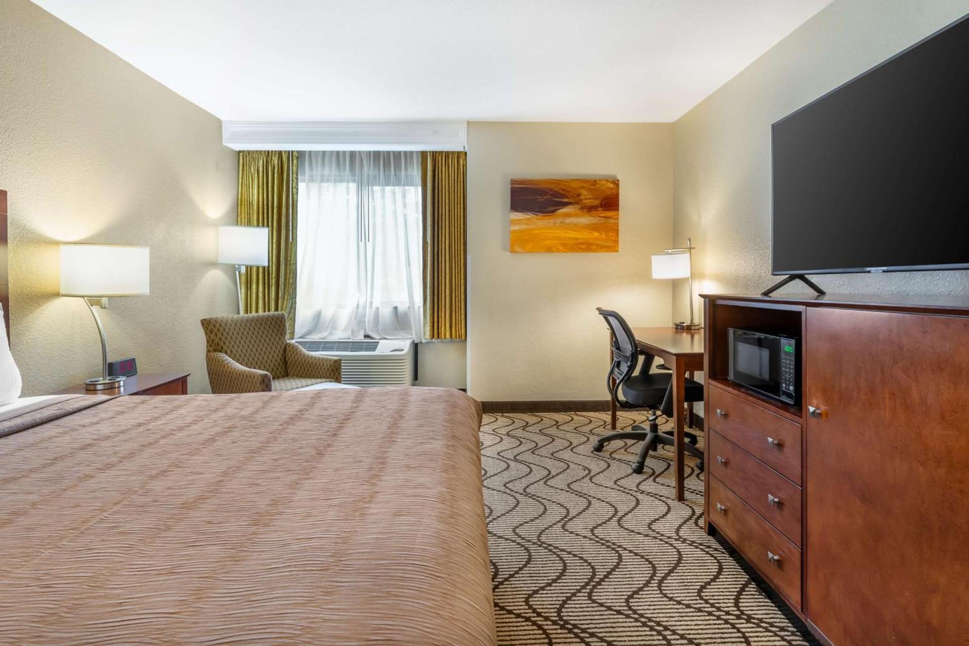 Best Western John Muir Inn photo 46