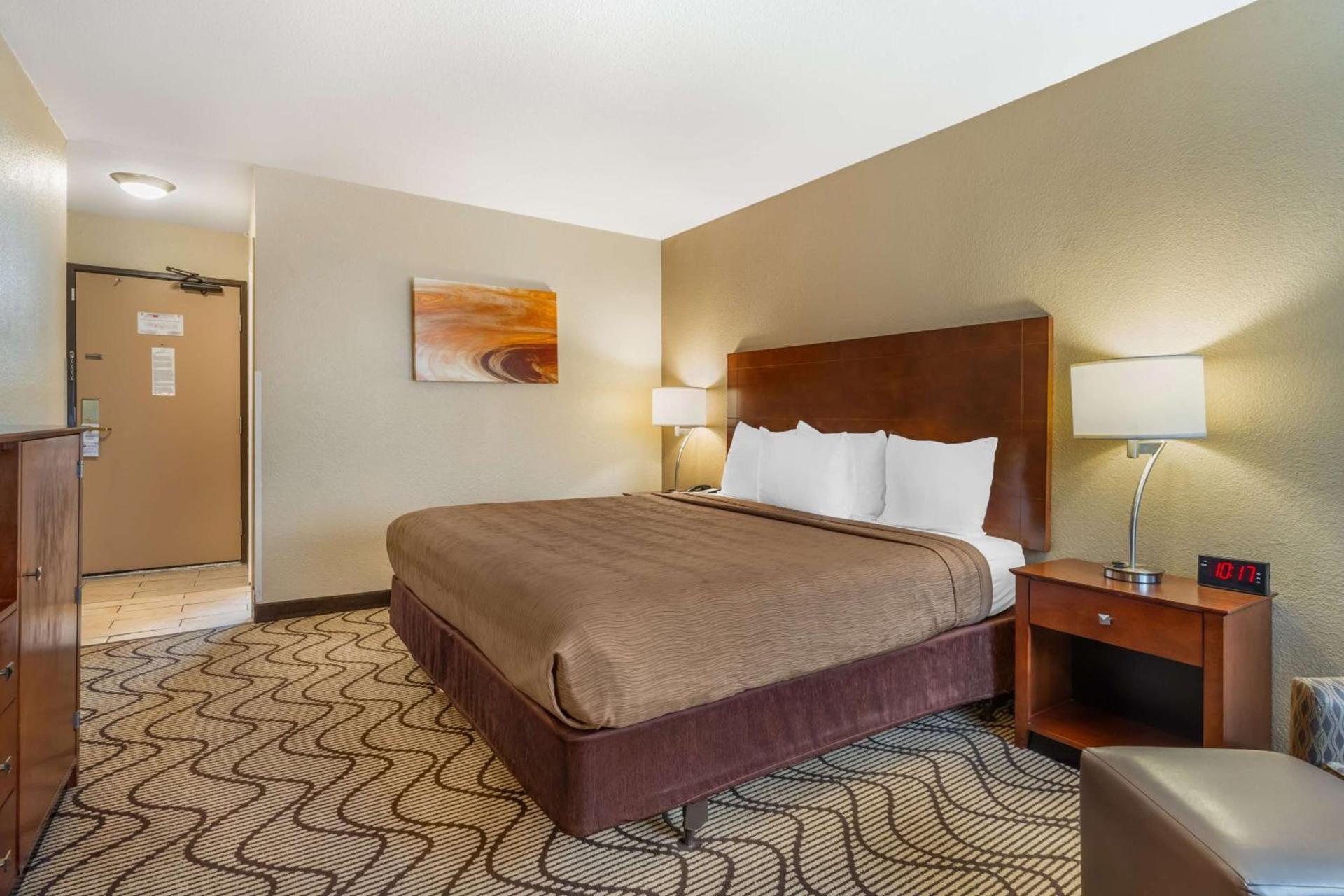 Best Western John Muir Inn photo 24
