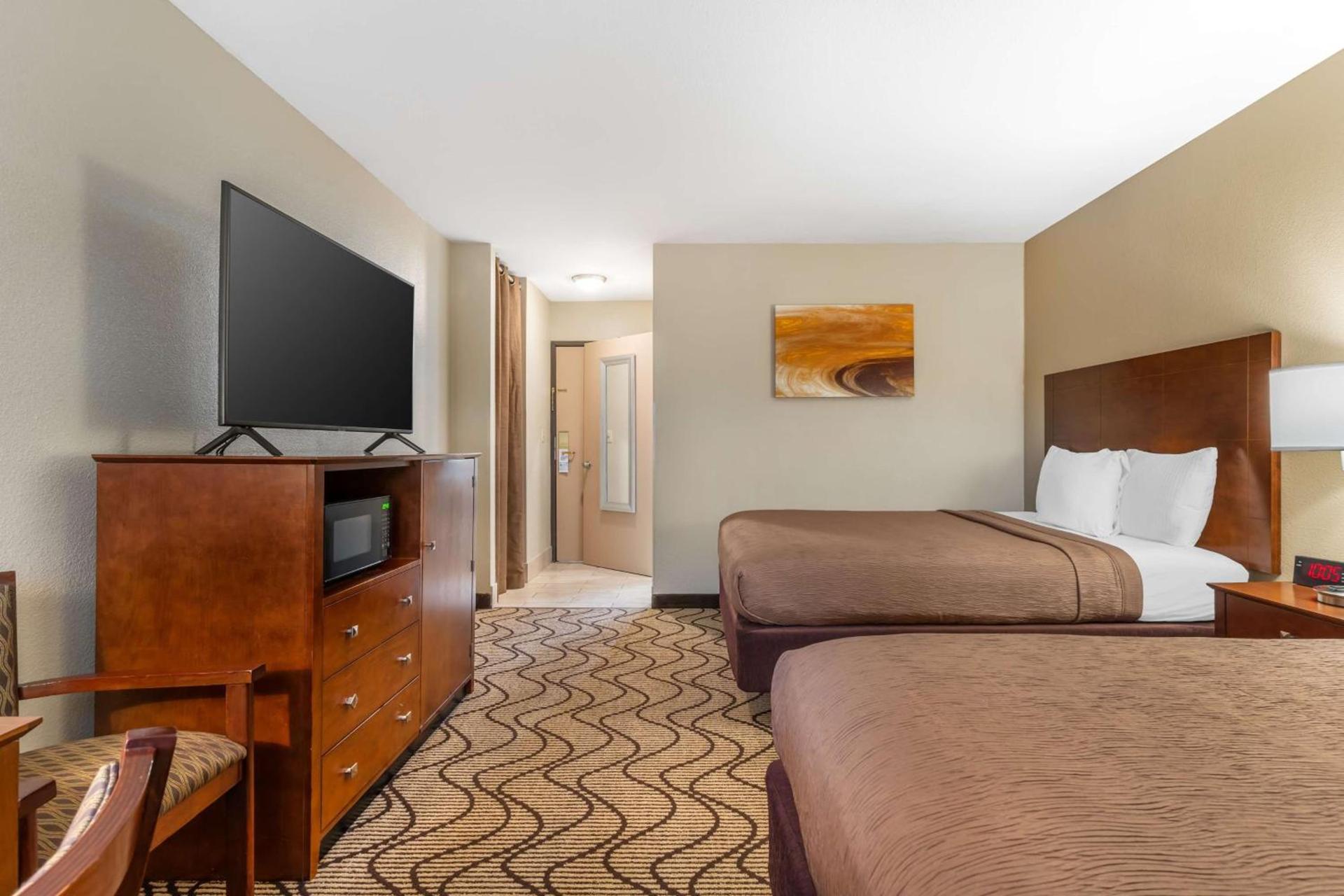 Best Western John Muir Inn photo 13