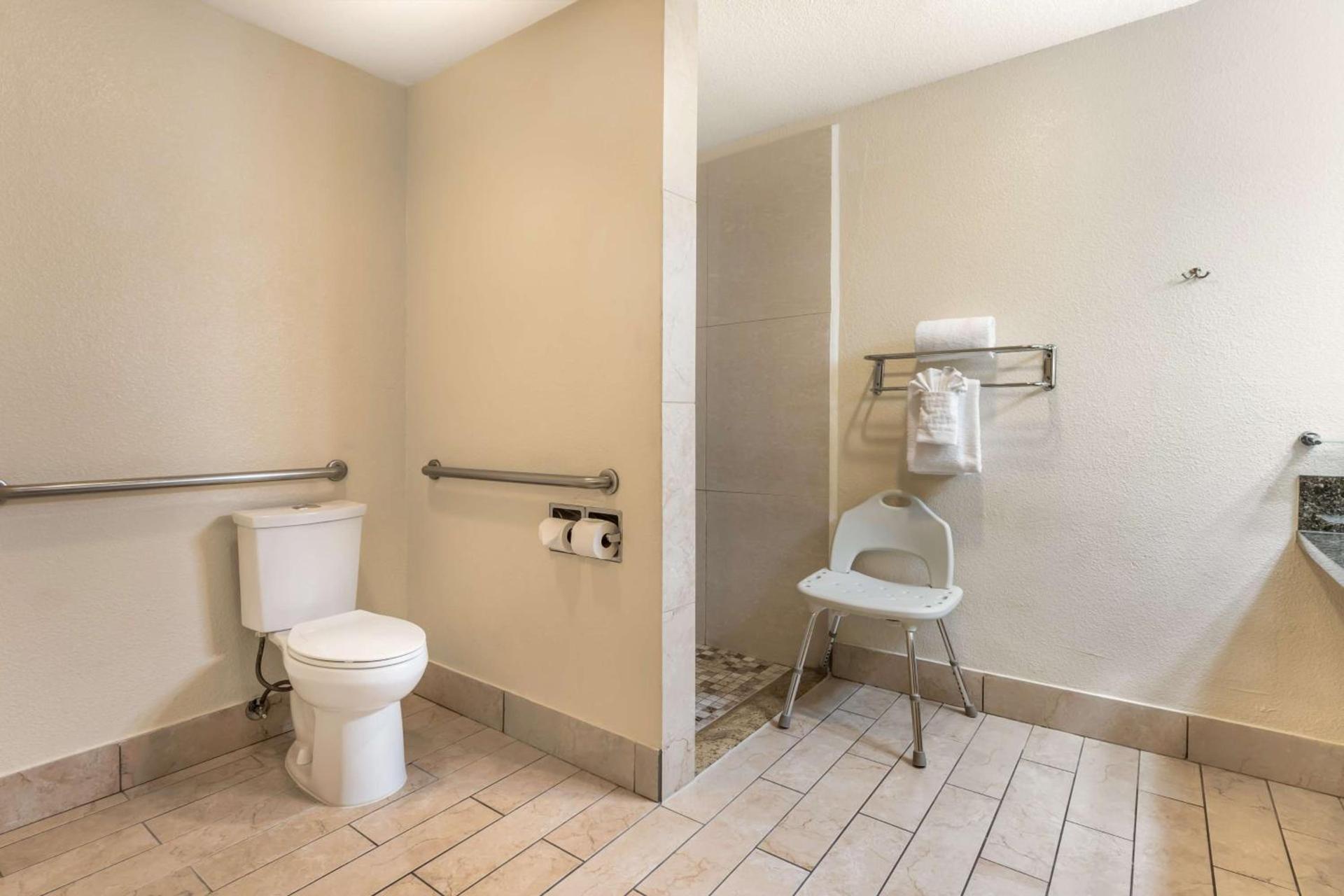 Best Western John Muir Inn photo 29