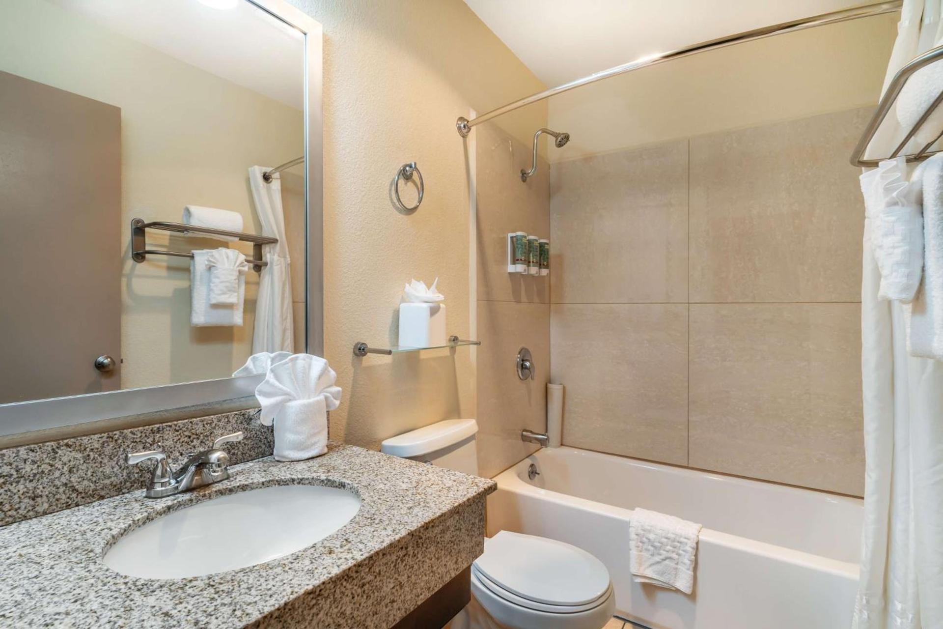 Best Western John Muir Inn photo 41