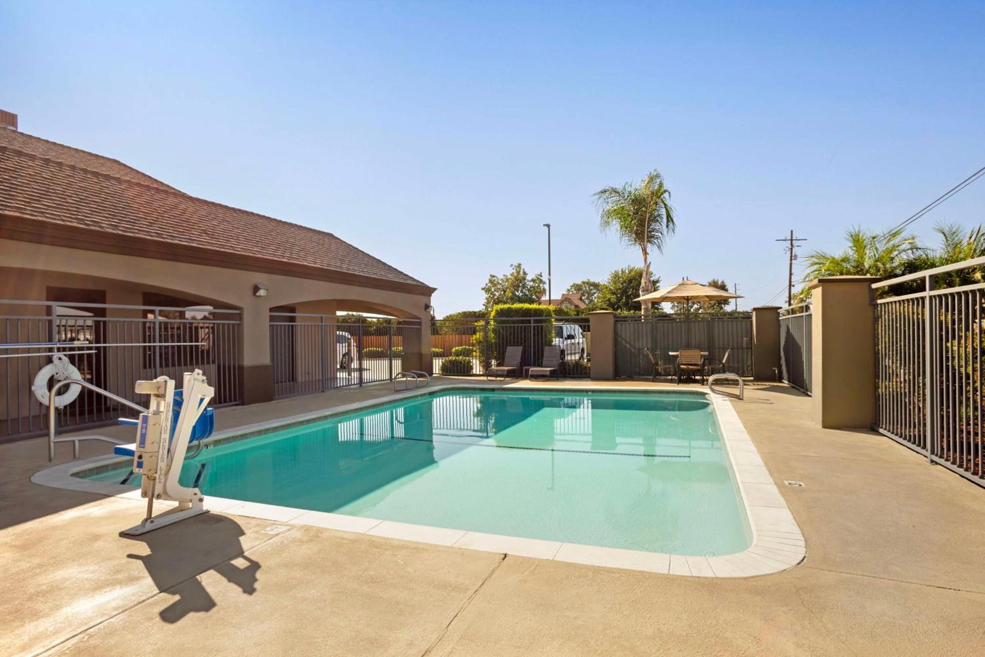 Best Western Exeter Inn & Suites photo 11