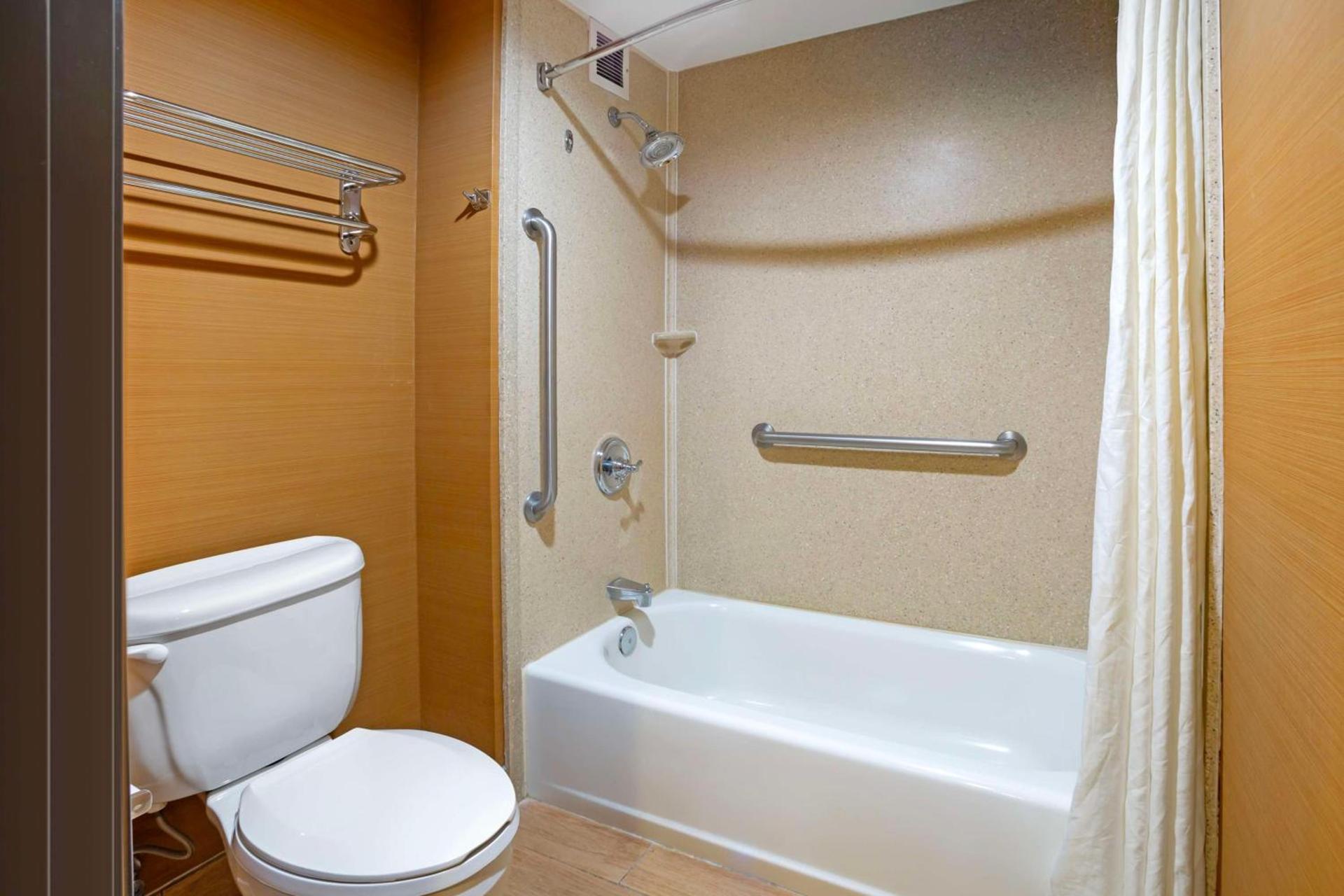 Best Western Exeter Inn & Suites photo 24