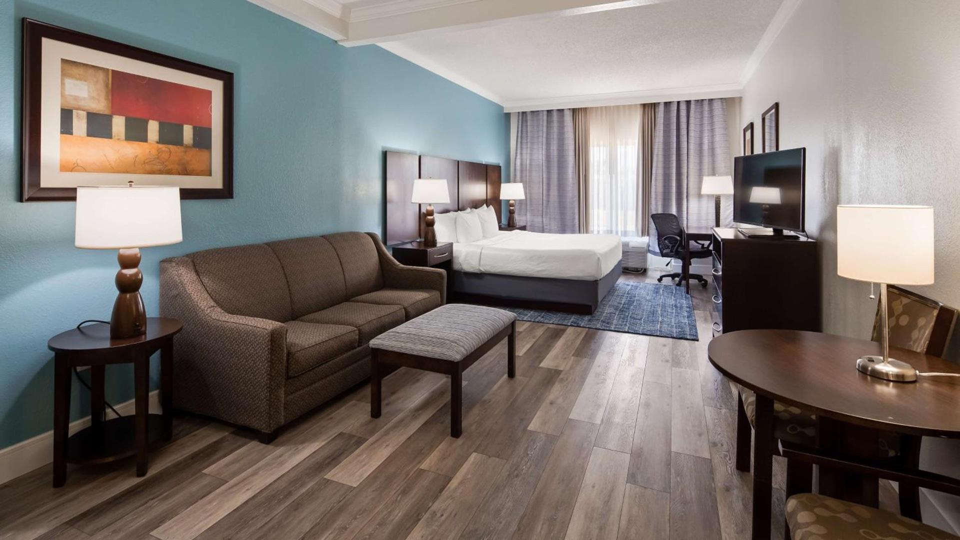 Best Western Plus Ambassador Suites photo 3