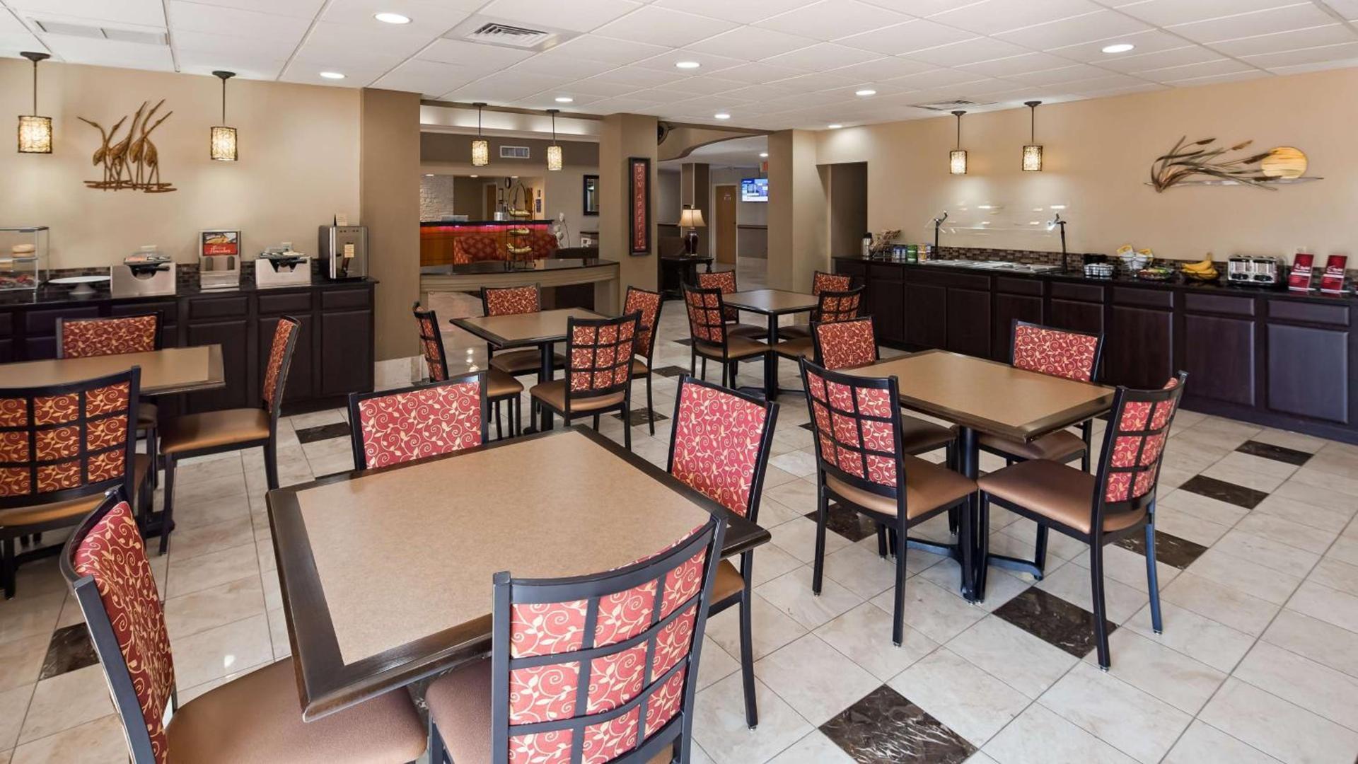 Best Western Plus Ambassador Suites photo 6