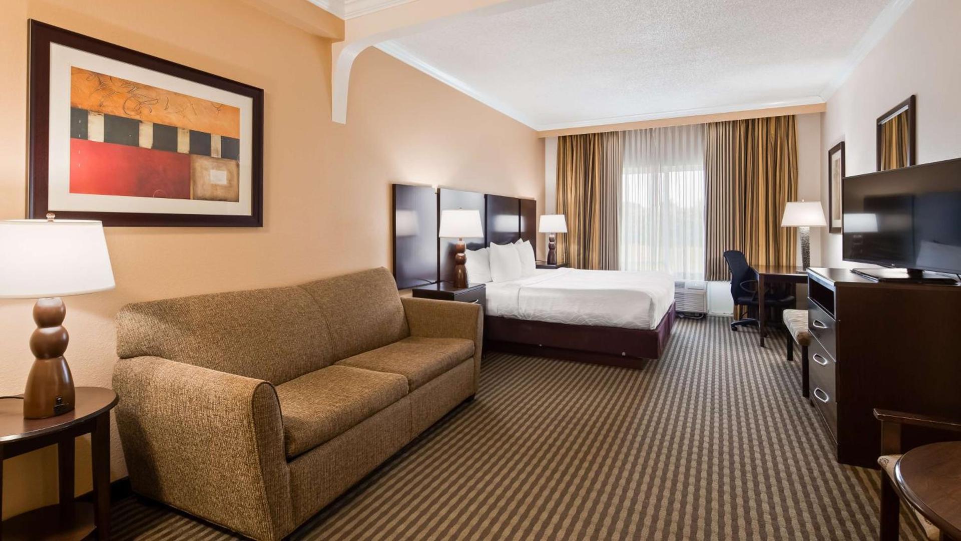 Best Western Plus Ambassador Suites photo 7