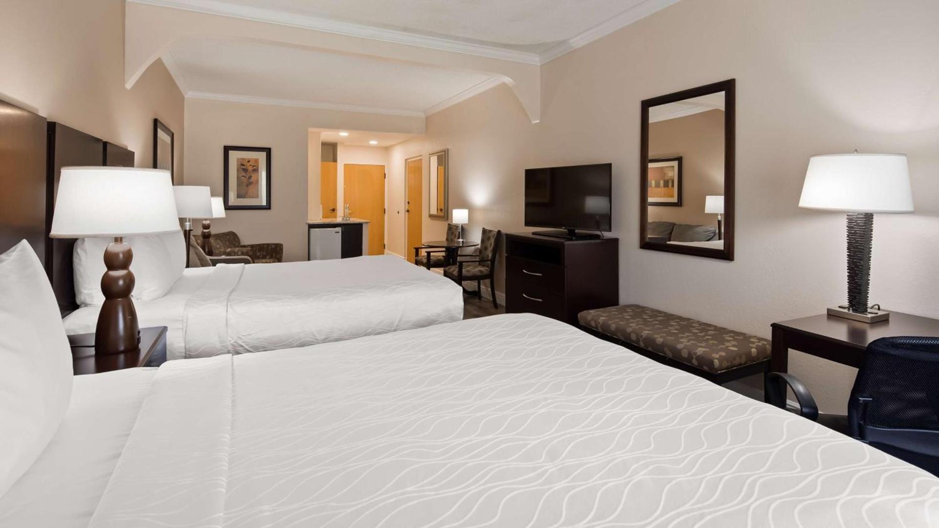 Best Western Plus Ambassador Suites photo 12