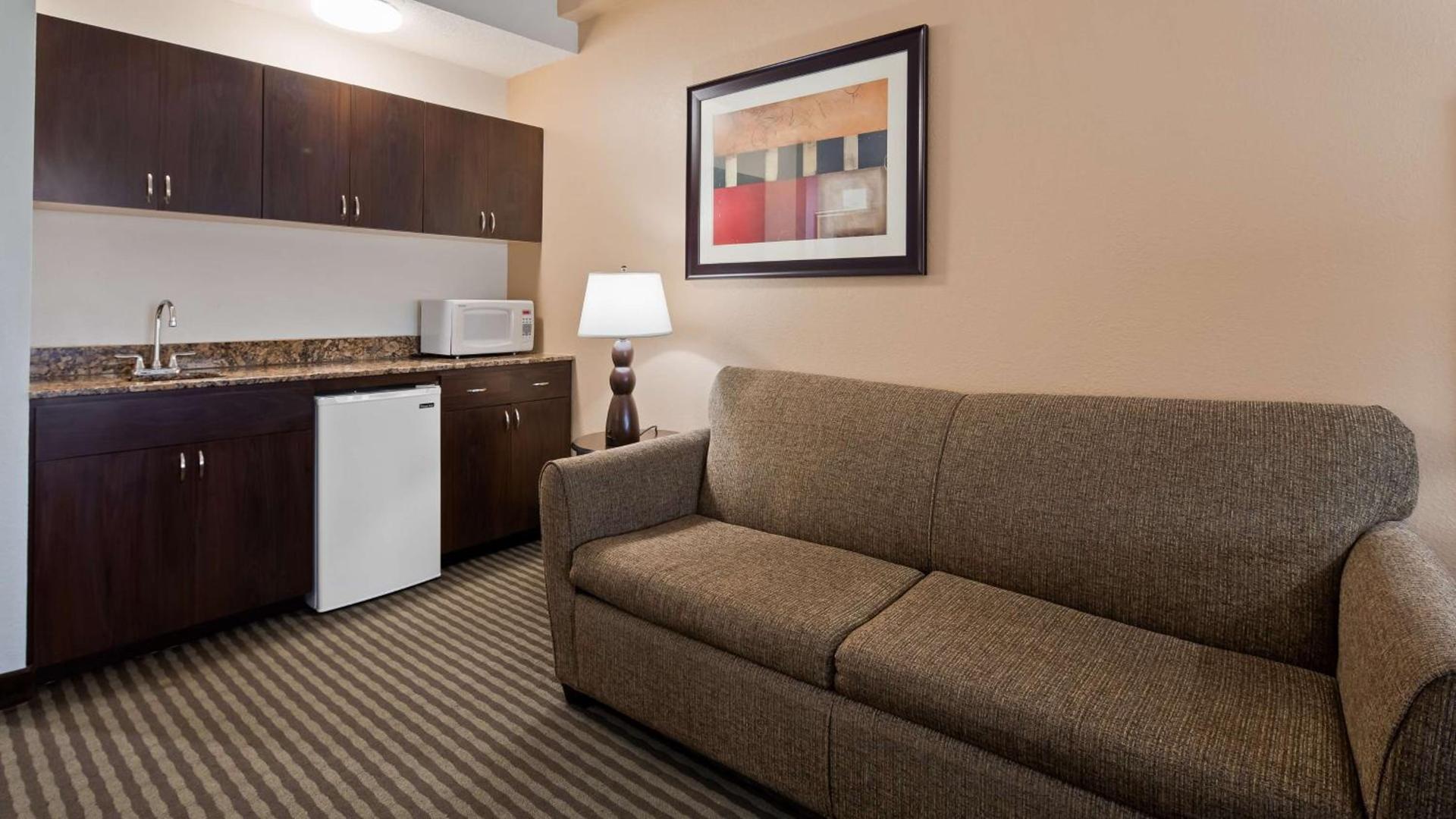 Best Western Plus Ambassador Suites photo 17