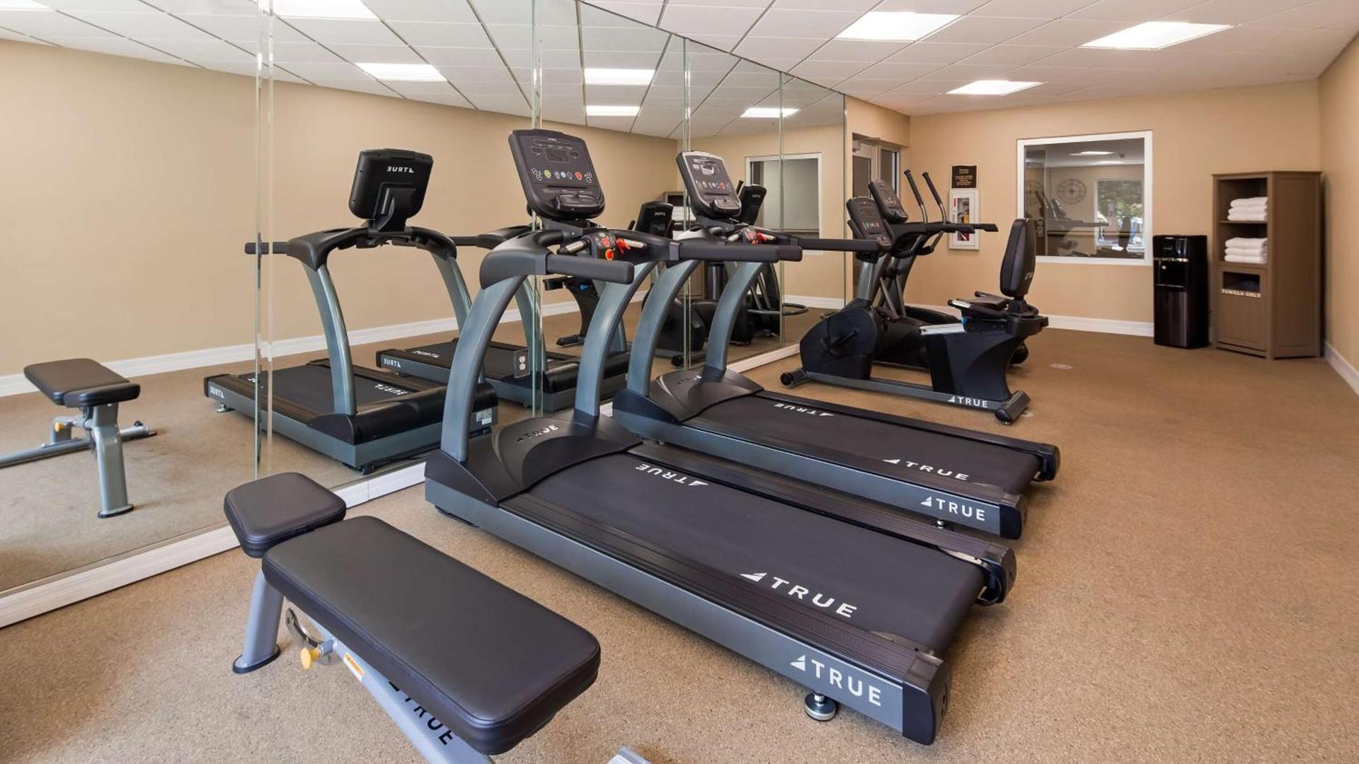 Best Western Plus Ambassador Suites photo 25