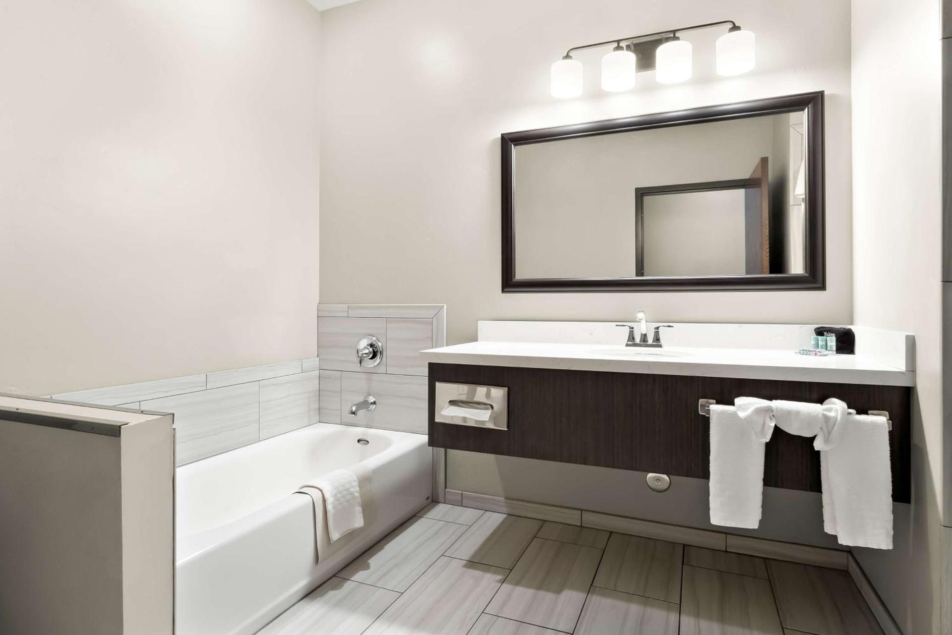 Best Western Sawtooth Inn and Suites photo 53