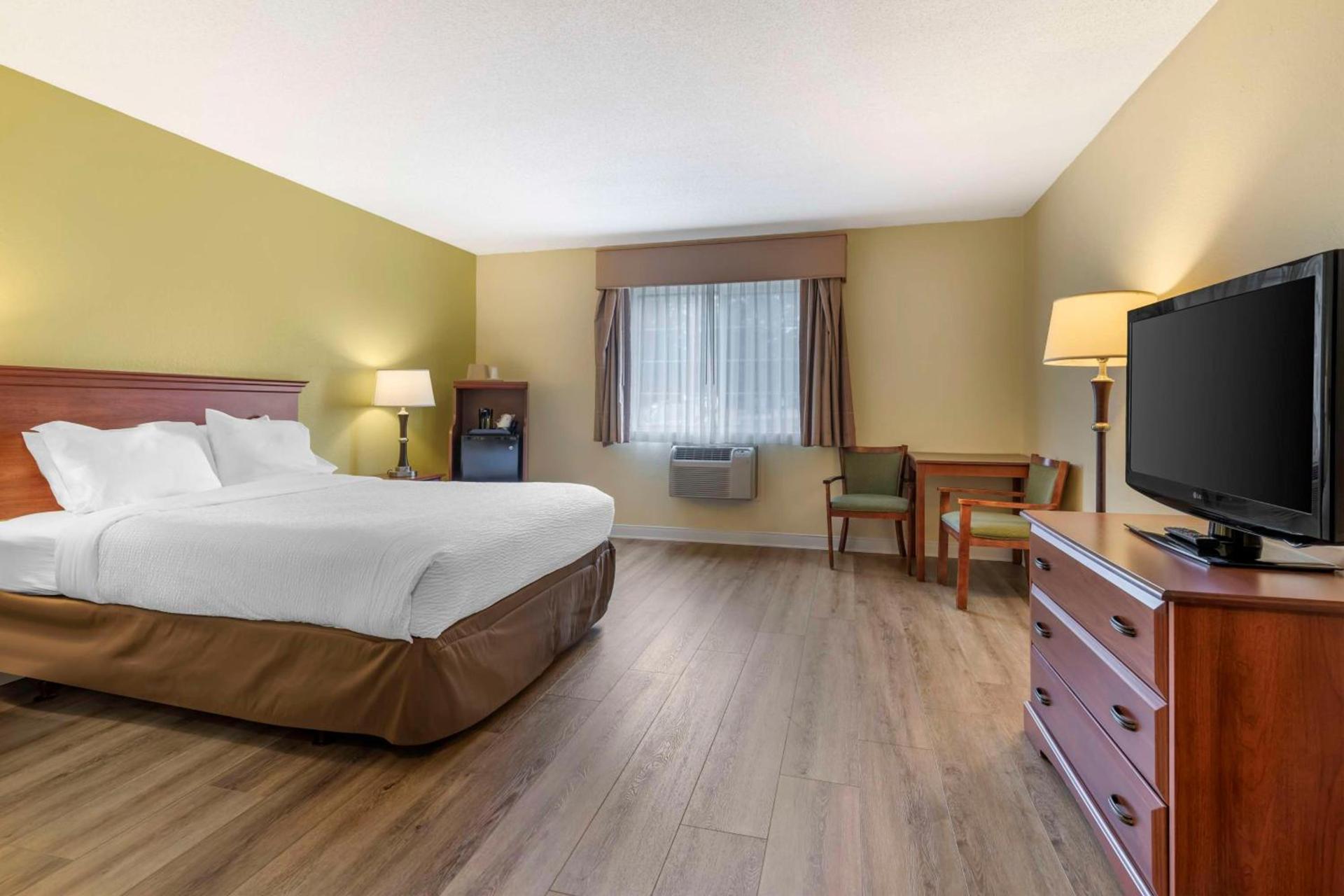 Best Western York Inn photo 13