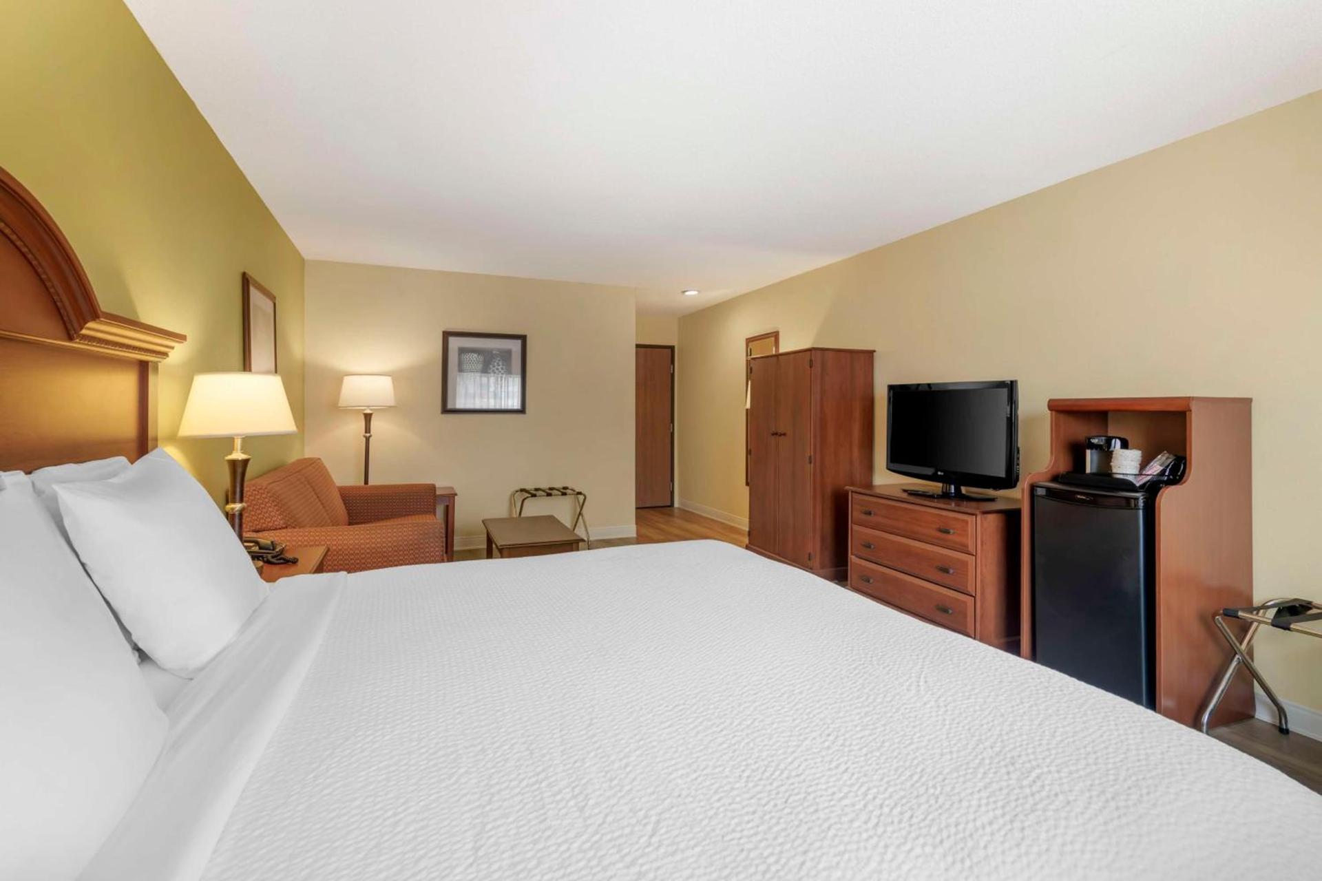 Best Western York Inn photo 18