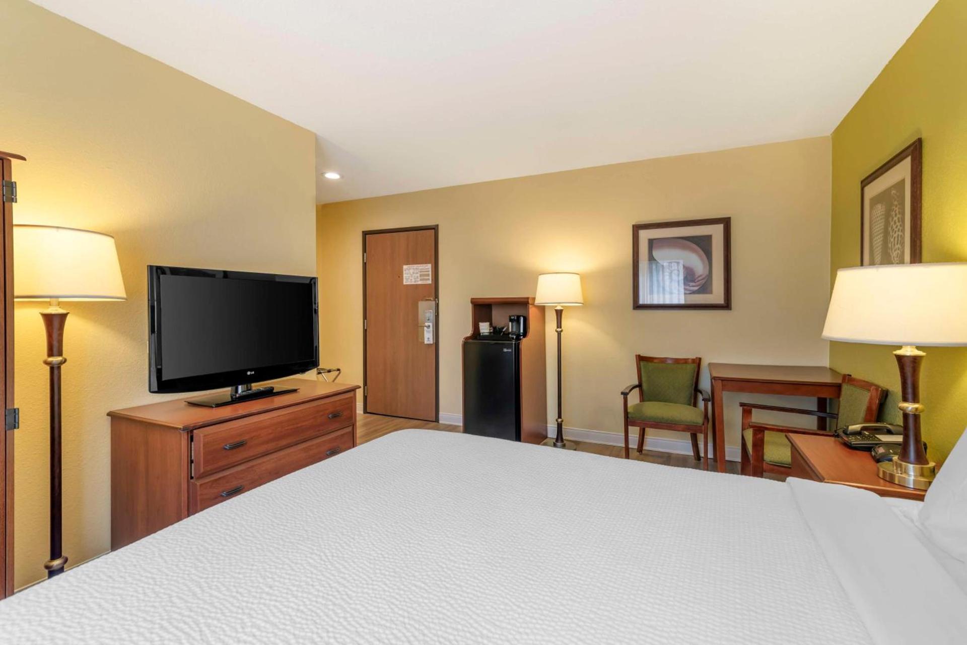 Best Western York Inn photo 22