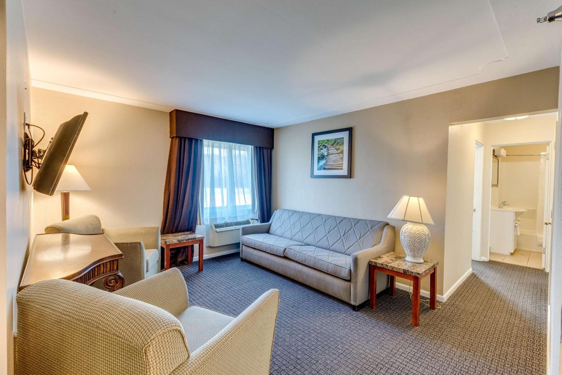 Best Western Lakewinds photo 17
