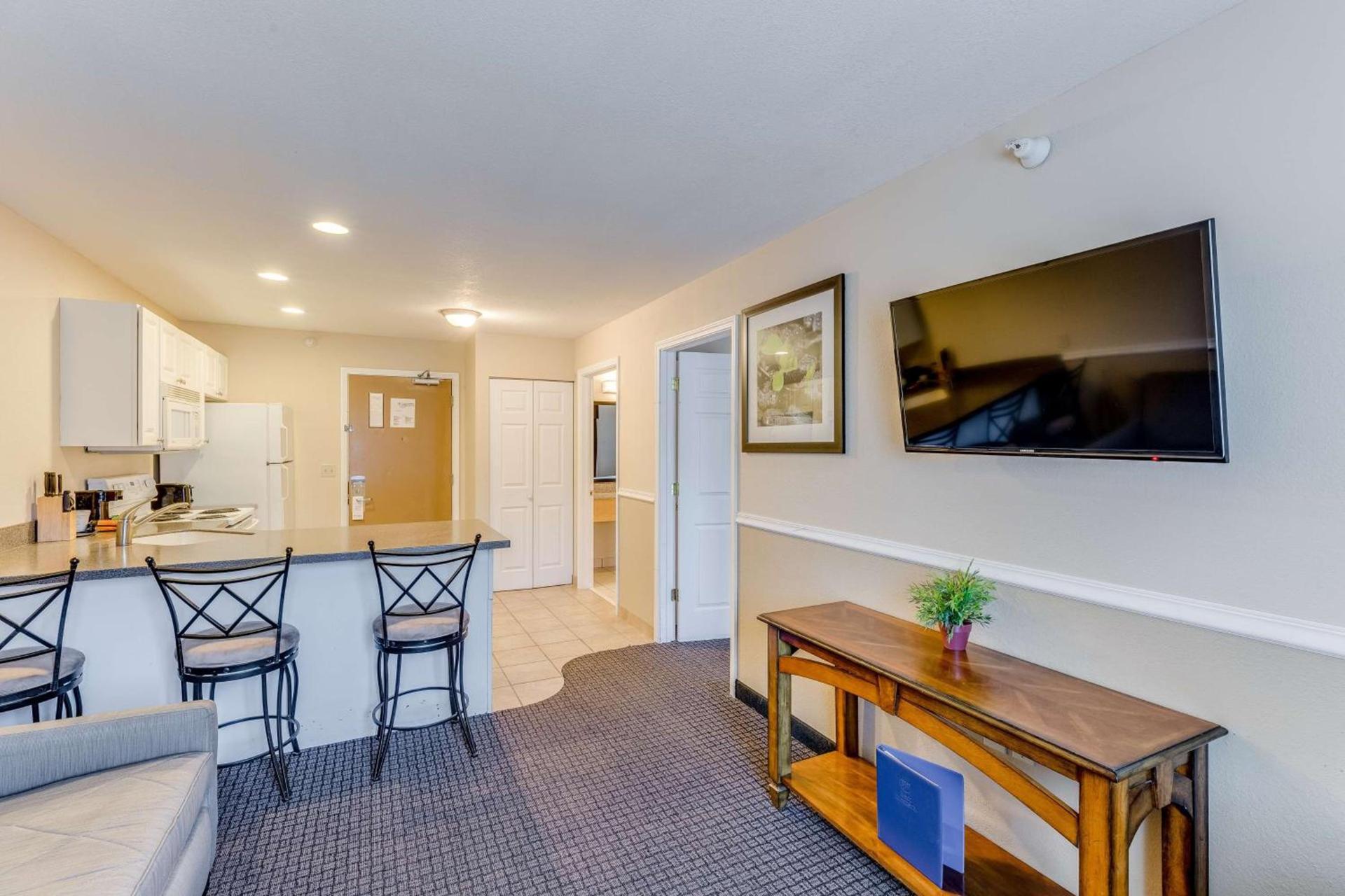 Best Western Lakewinds photo 21