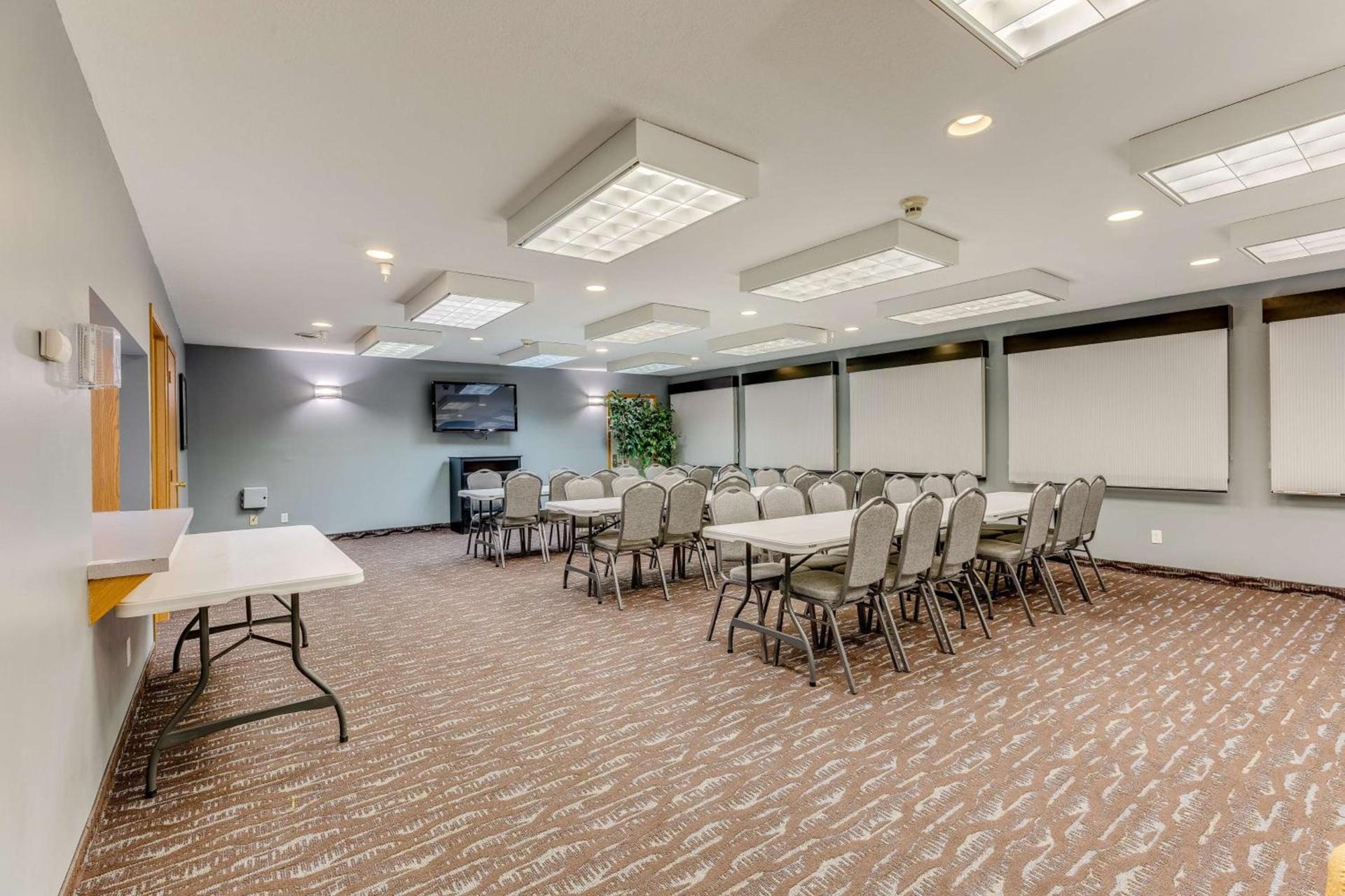 Best Western Lakewinds photo 10