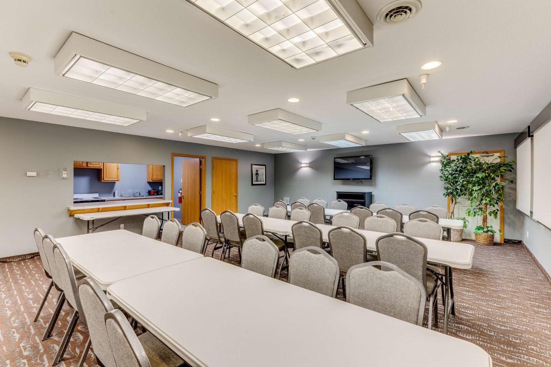 Best Western Lakewinds photo 6